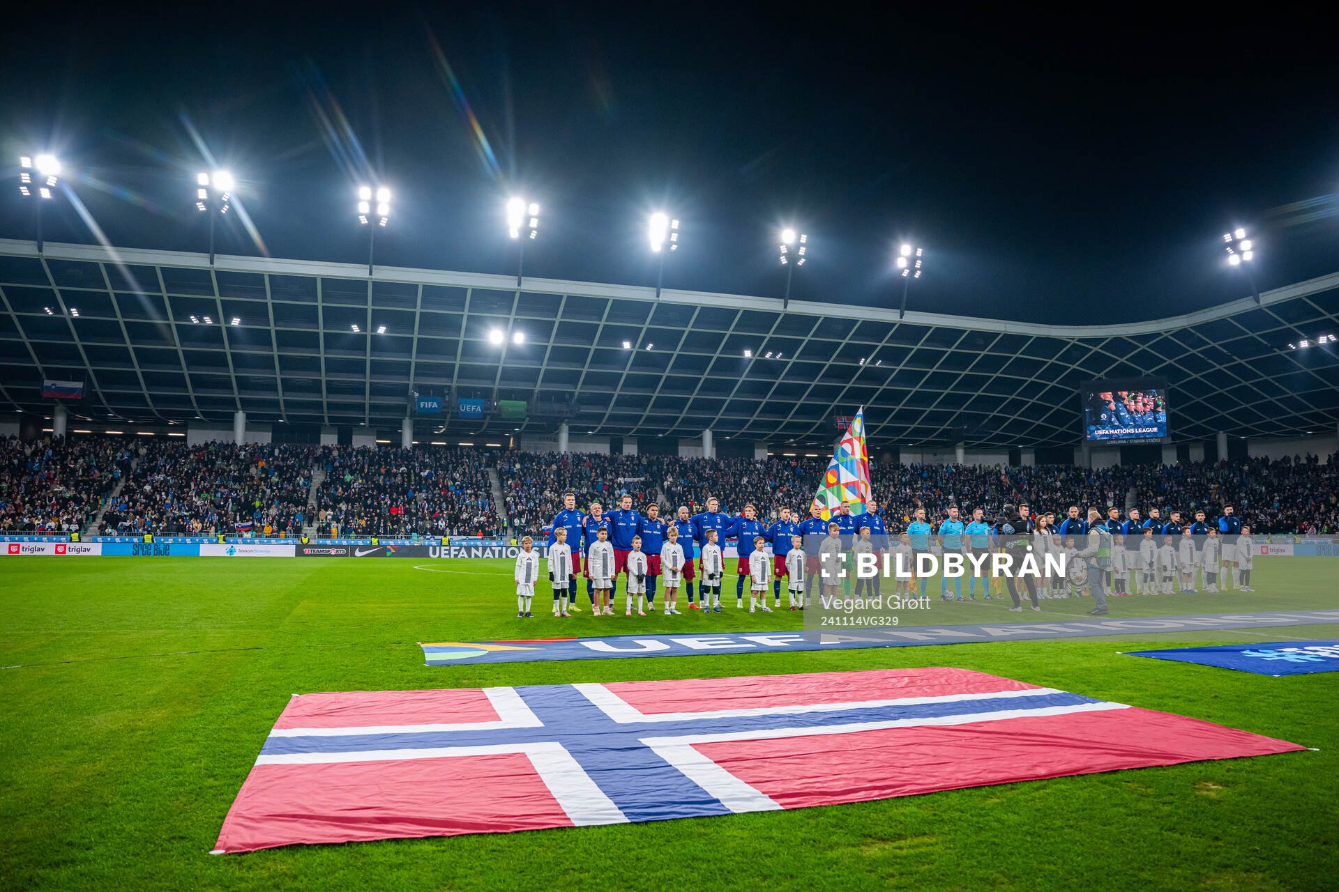 Players of Norway line up