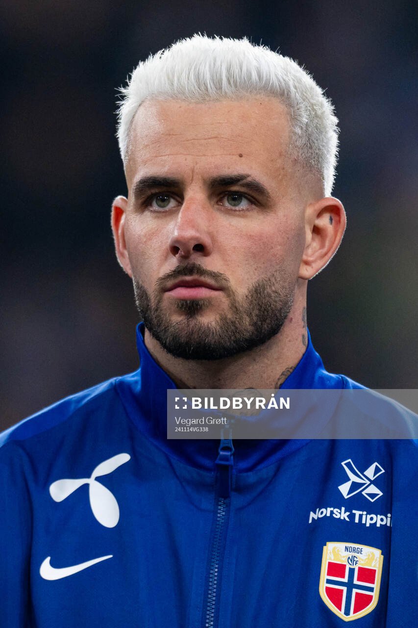 Aron Dønnum of Norway line up