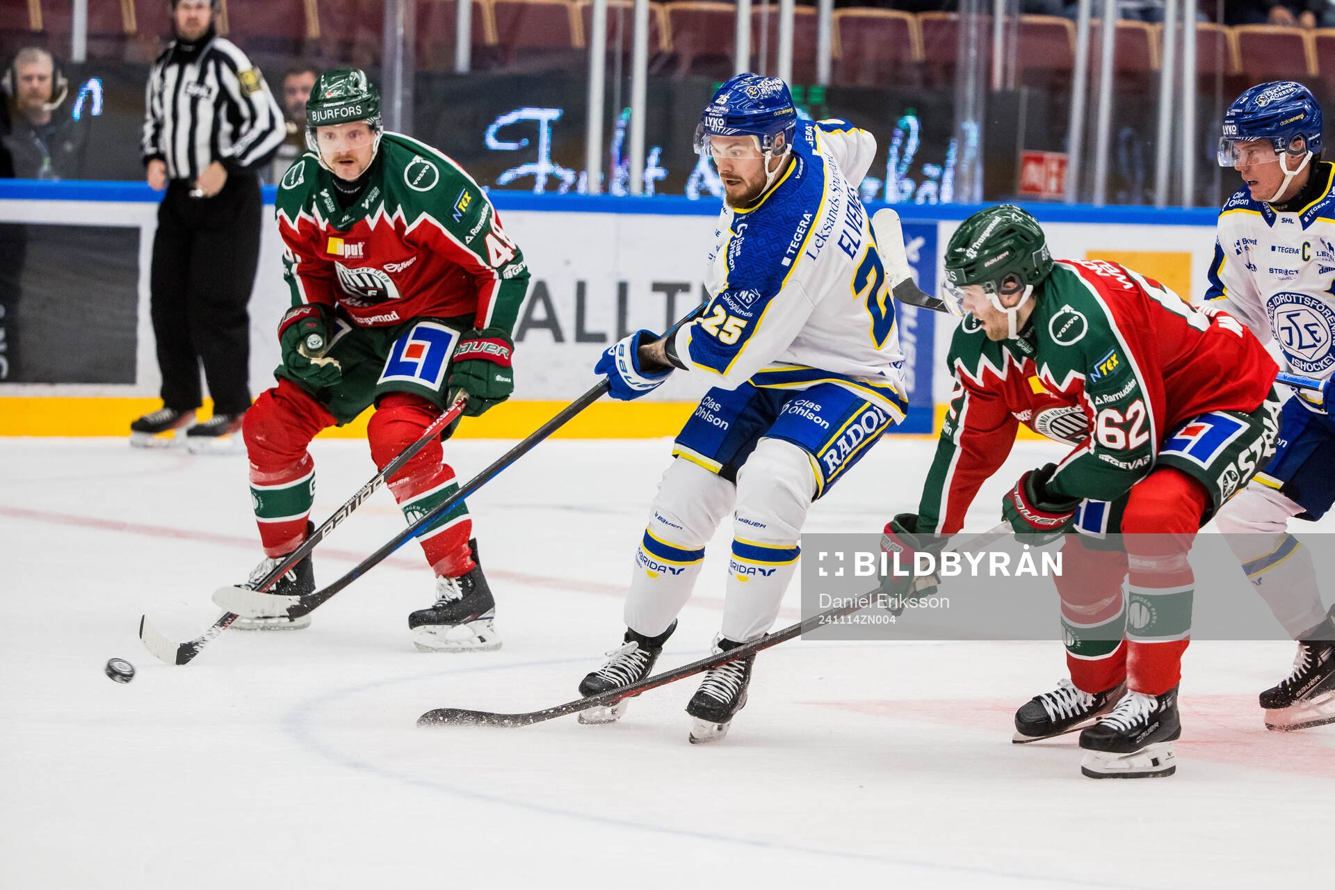 Frölundas Carl Klingberg och Leksands Lucas Elvenes och