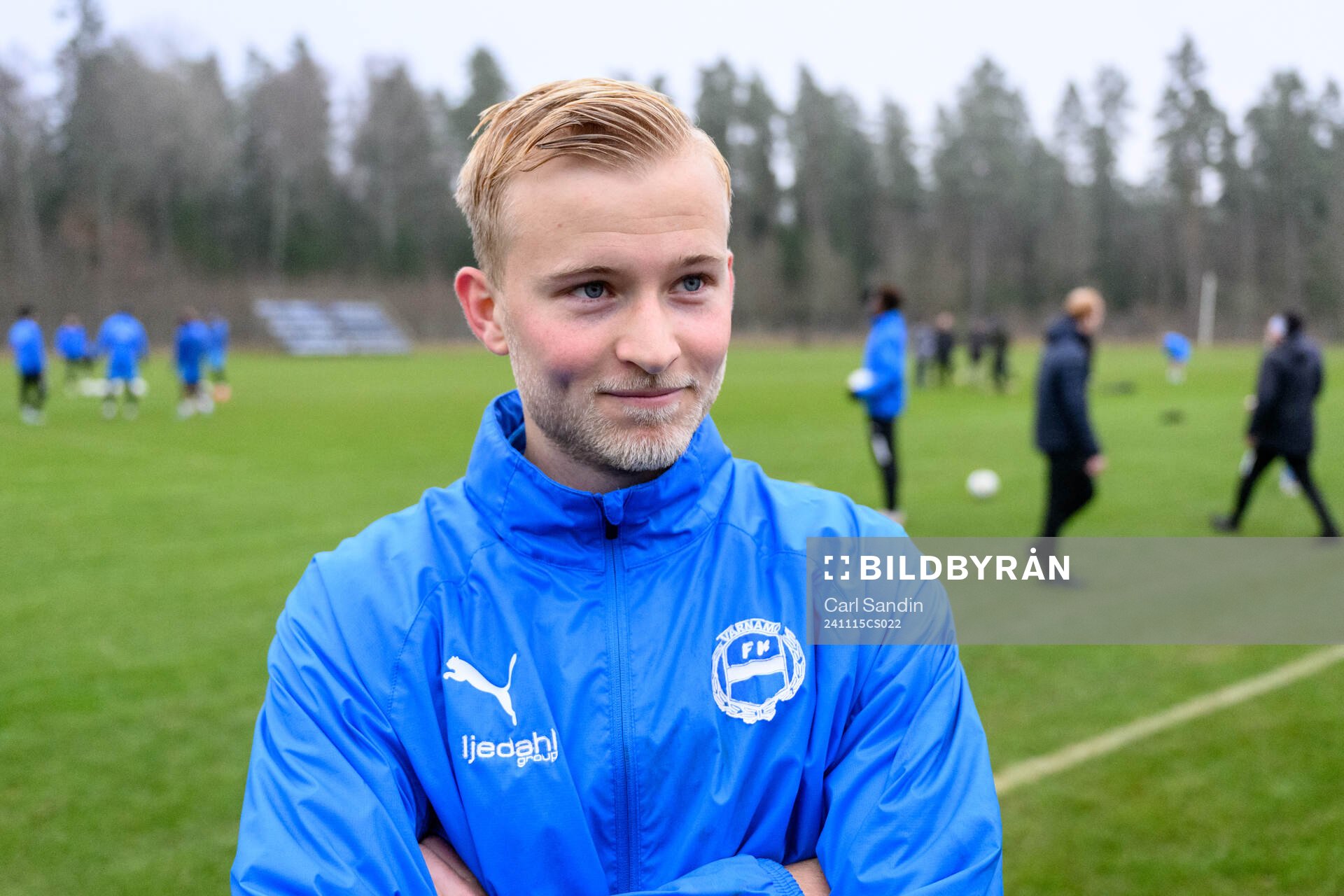 Johan Rapp blir intervjuad