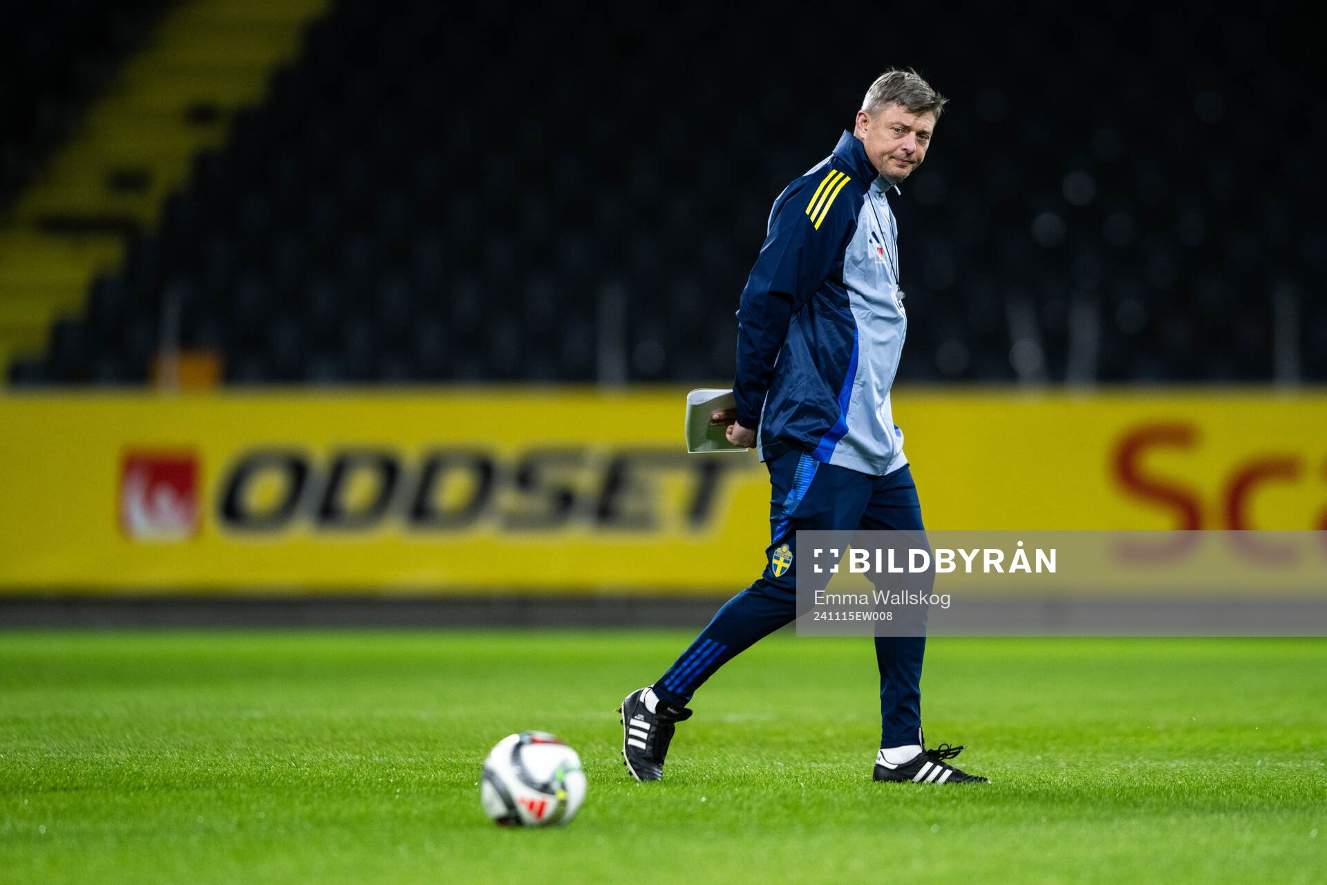 Head coach Jon Dahl Tomasson of the Swedish men's football
