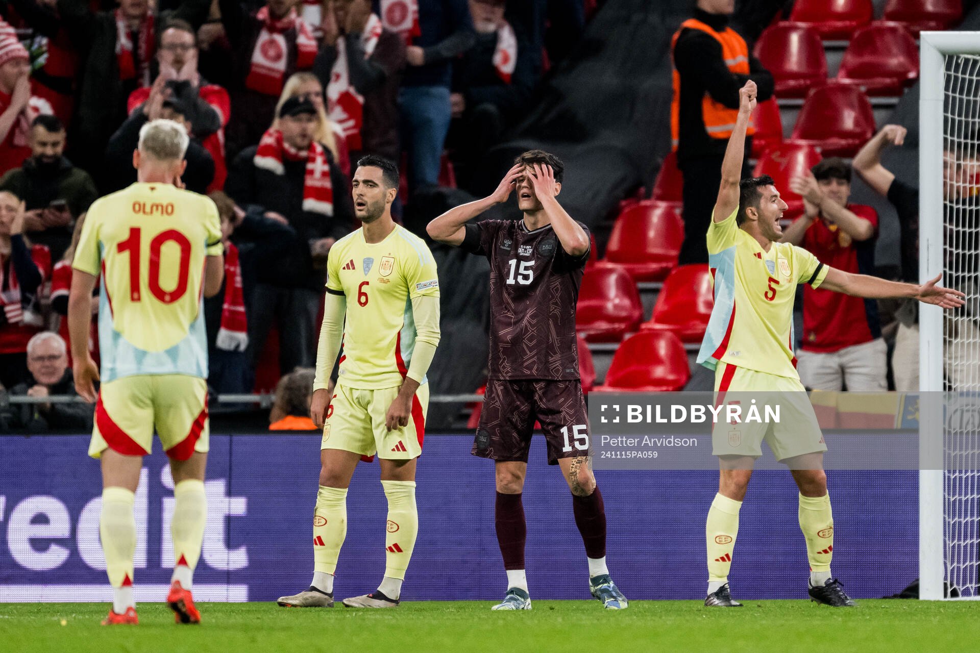 Christian Nørgaard of Denmark looks dejected