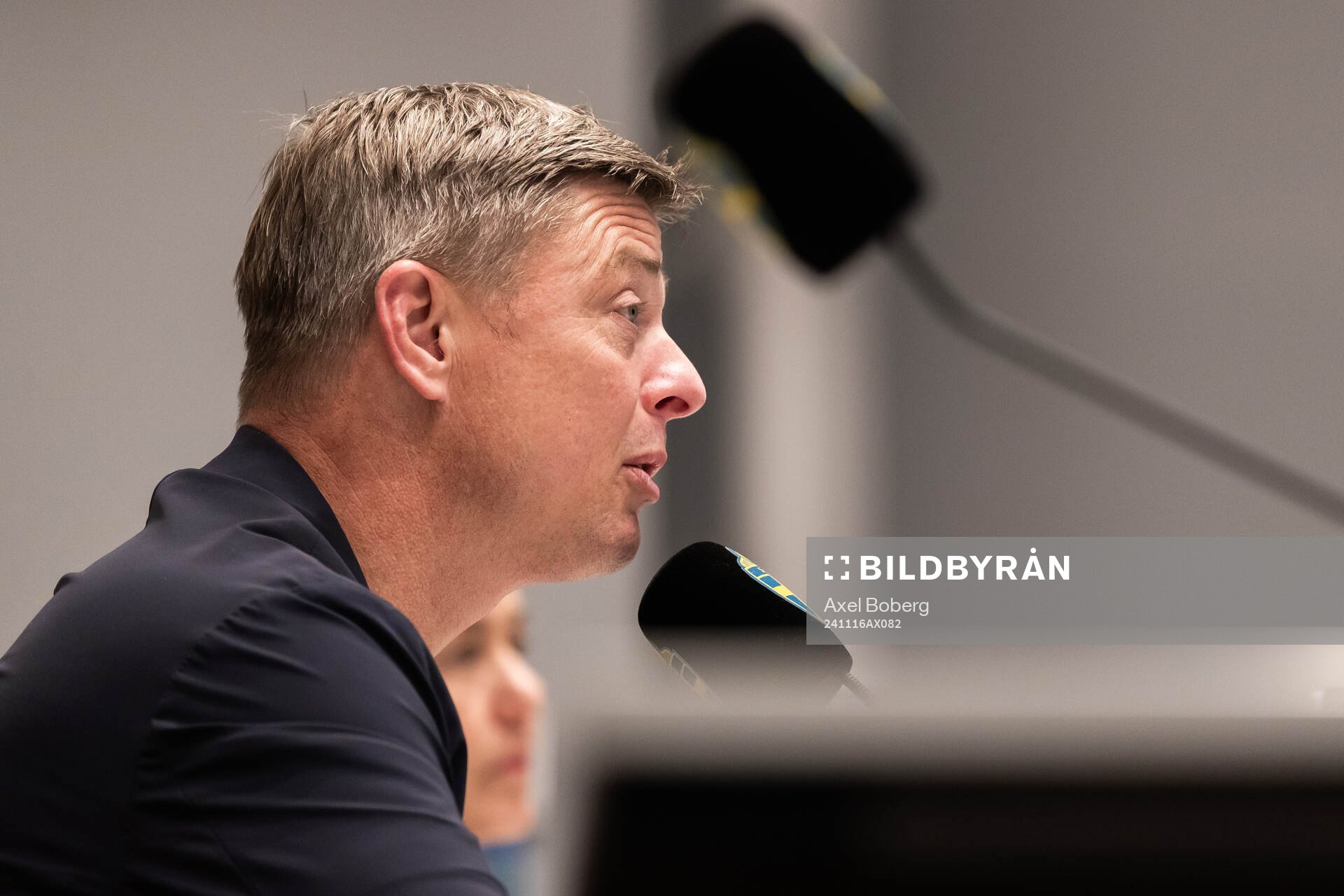 Head coach Jon Dahl Tomasson of Sweden