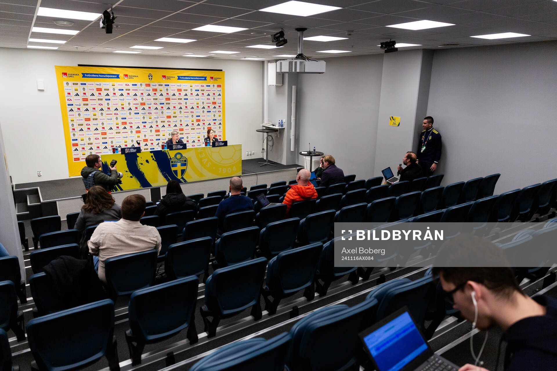 Head coach Jon Dahl Tomasson of Sweden
