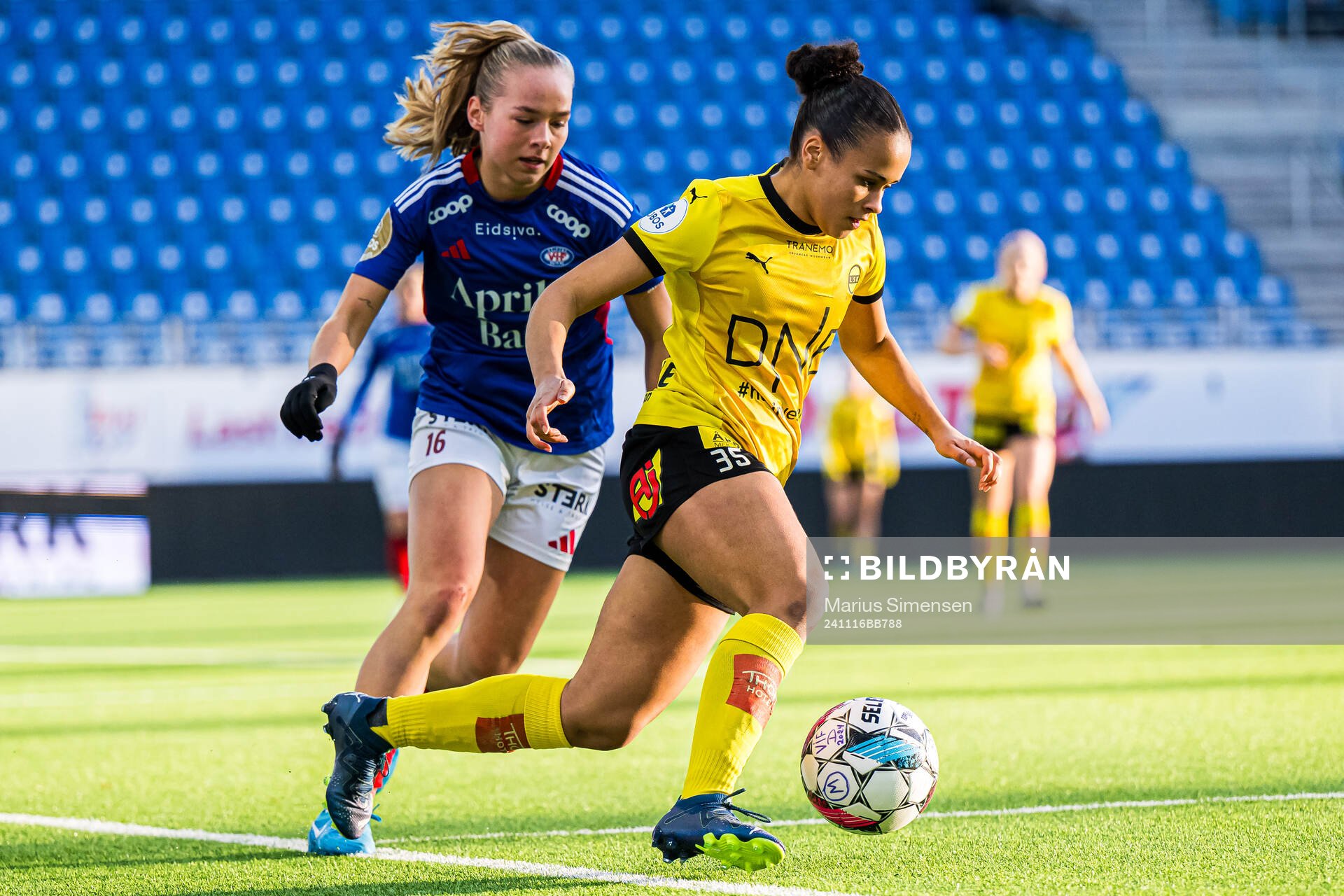 Ronja Foss Arnesen of Vålerenga and Emma Lindiwe Reshane