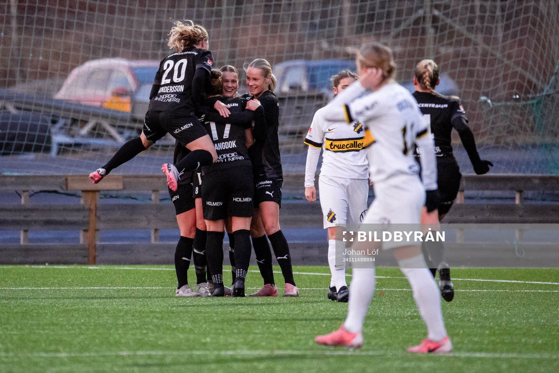 Umeås Alexandra Sandström jublar