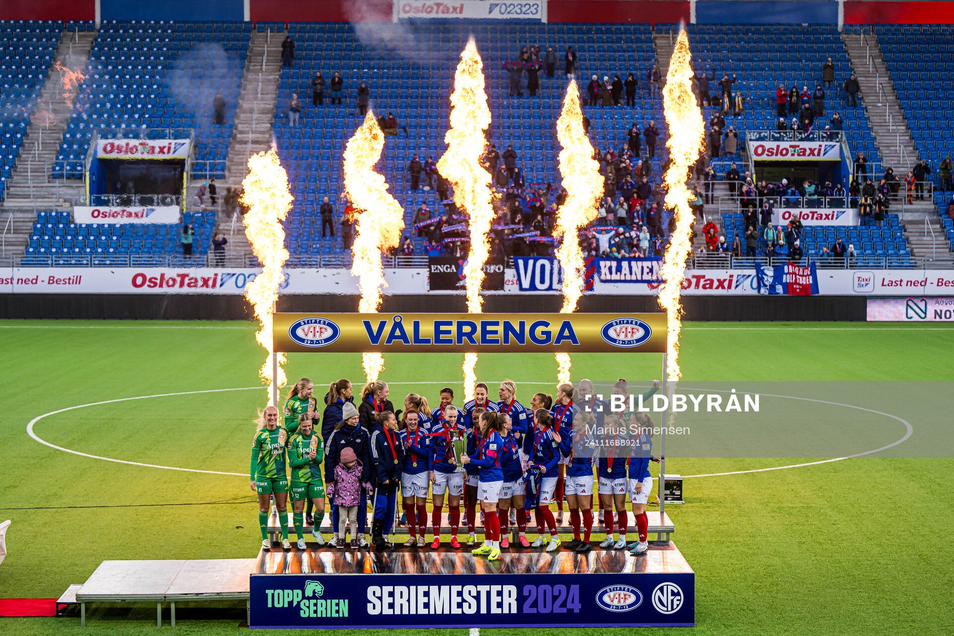 Players of Vålerenga celebrates with the trophy