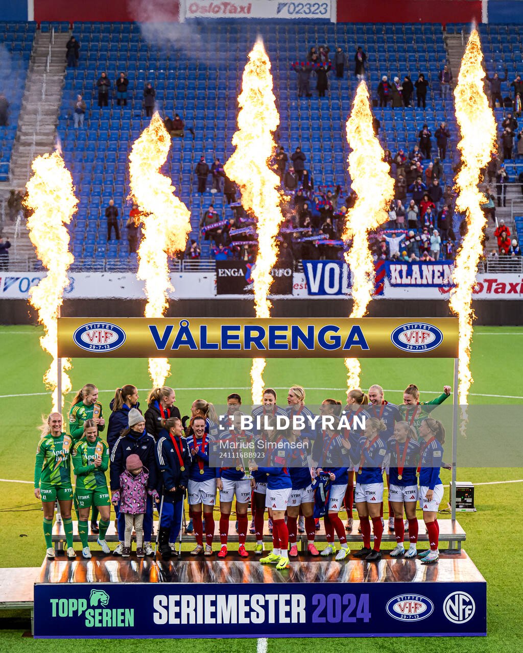 Players of Vålerenga celebrates with the trophy