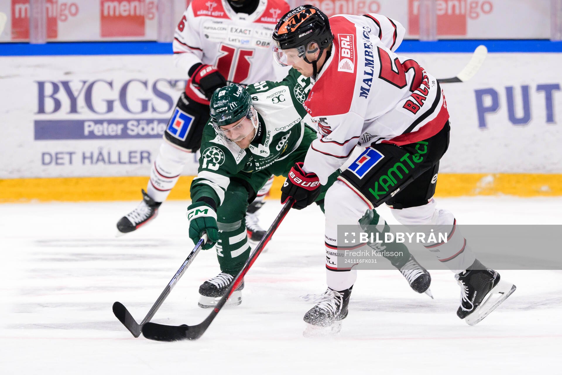 Färjestads Joel Kellman och Örebros Gustav Backström