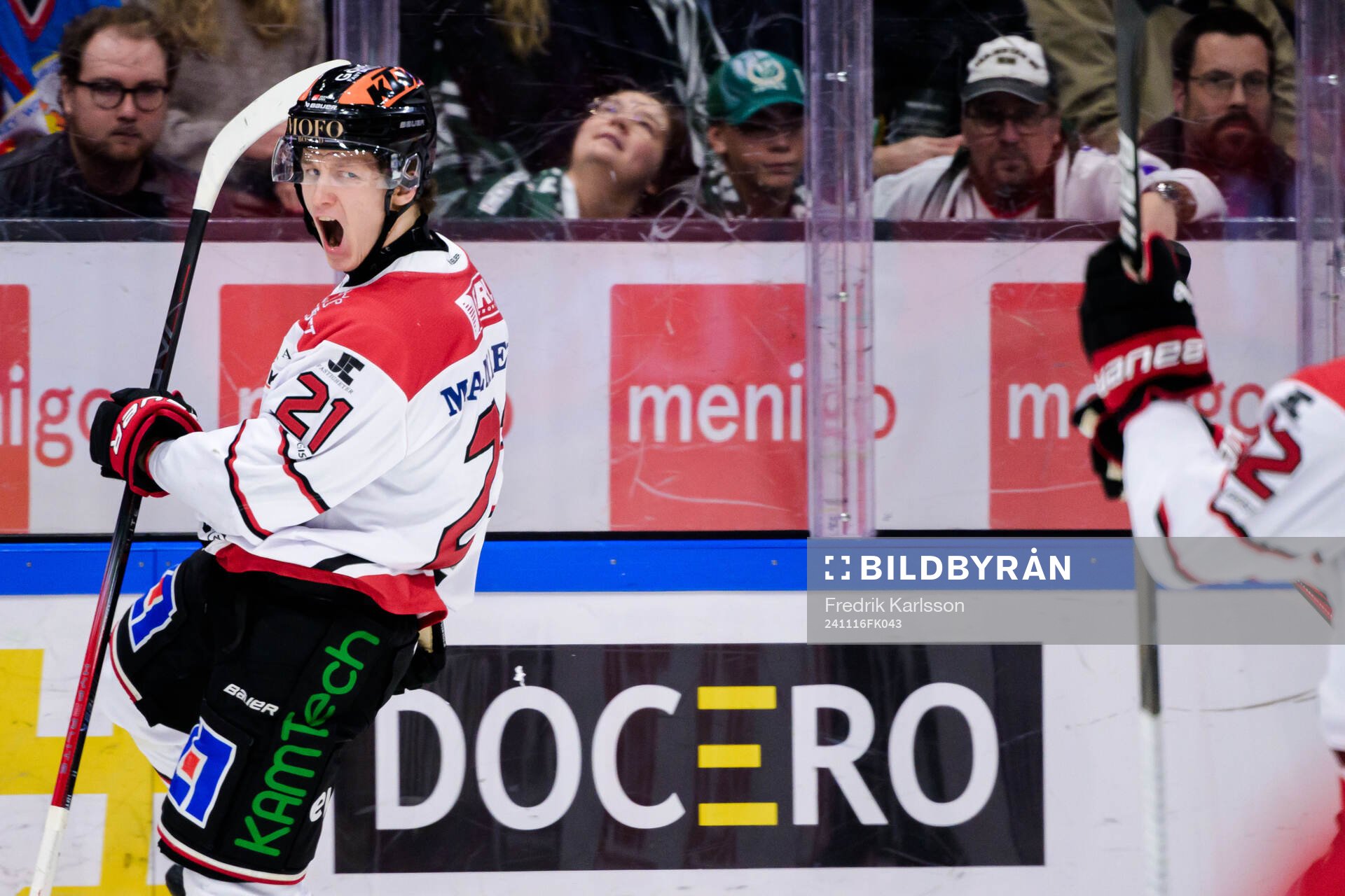 Örebros Patrik Puistola jublar