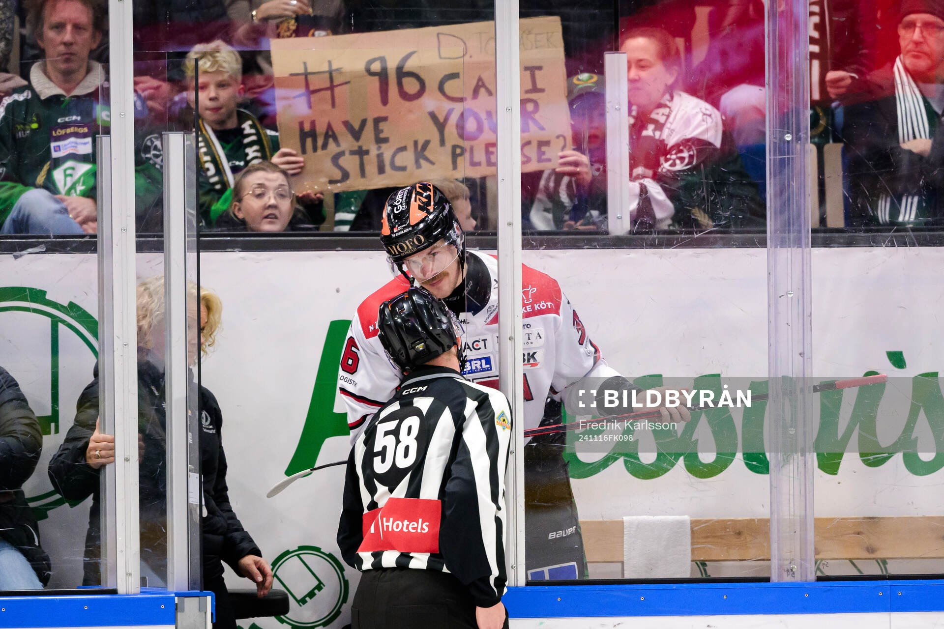 Örebros Emil Larsson i utvisningsbåset