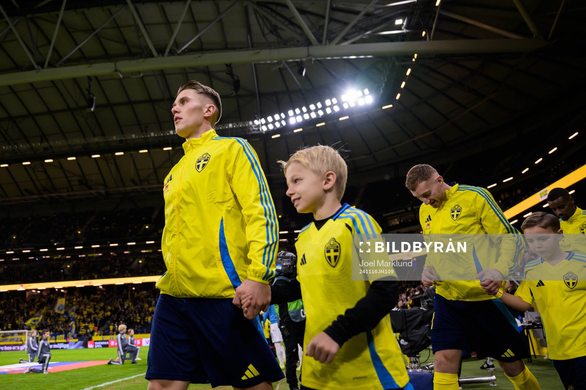 Viktor Gyökeres and Dejan Kulusevski of Sweden enter the