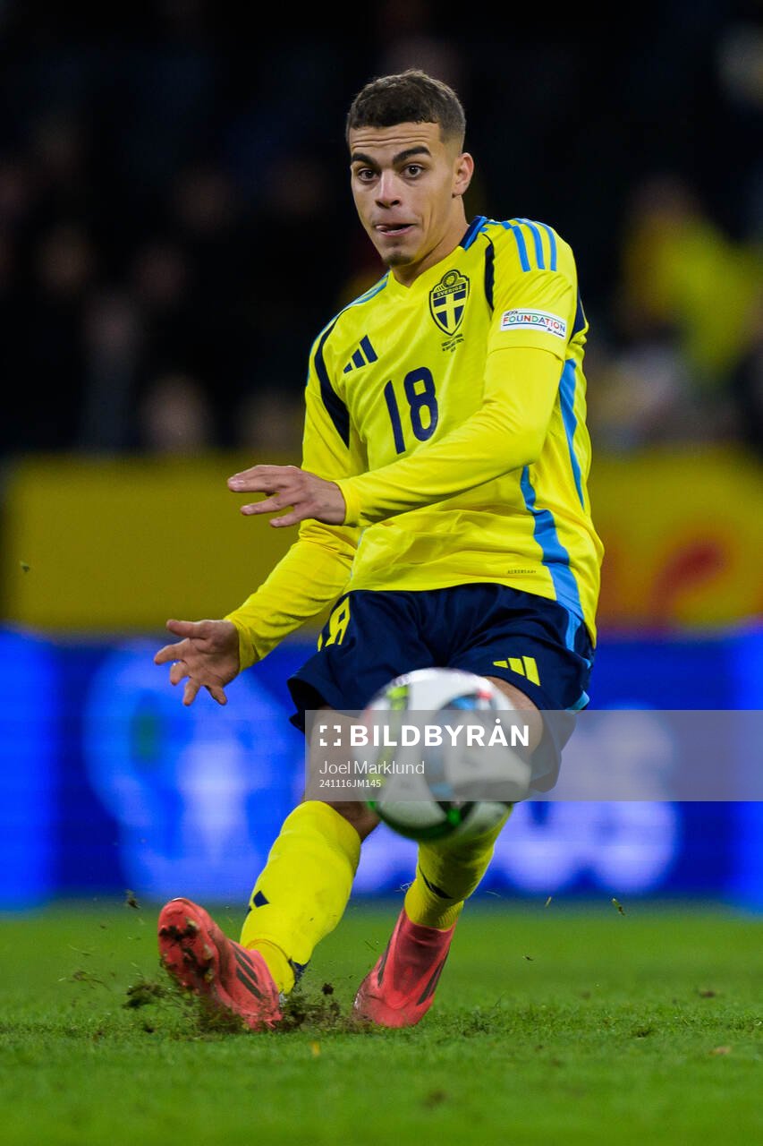 Yasin Ayari of Sweden