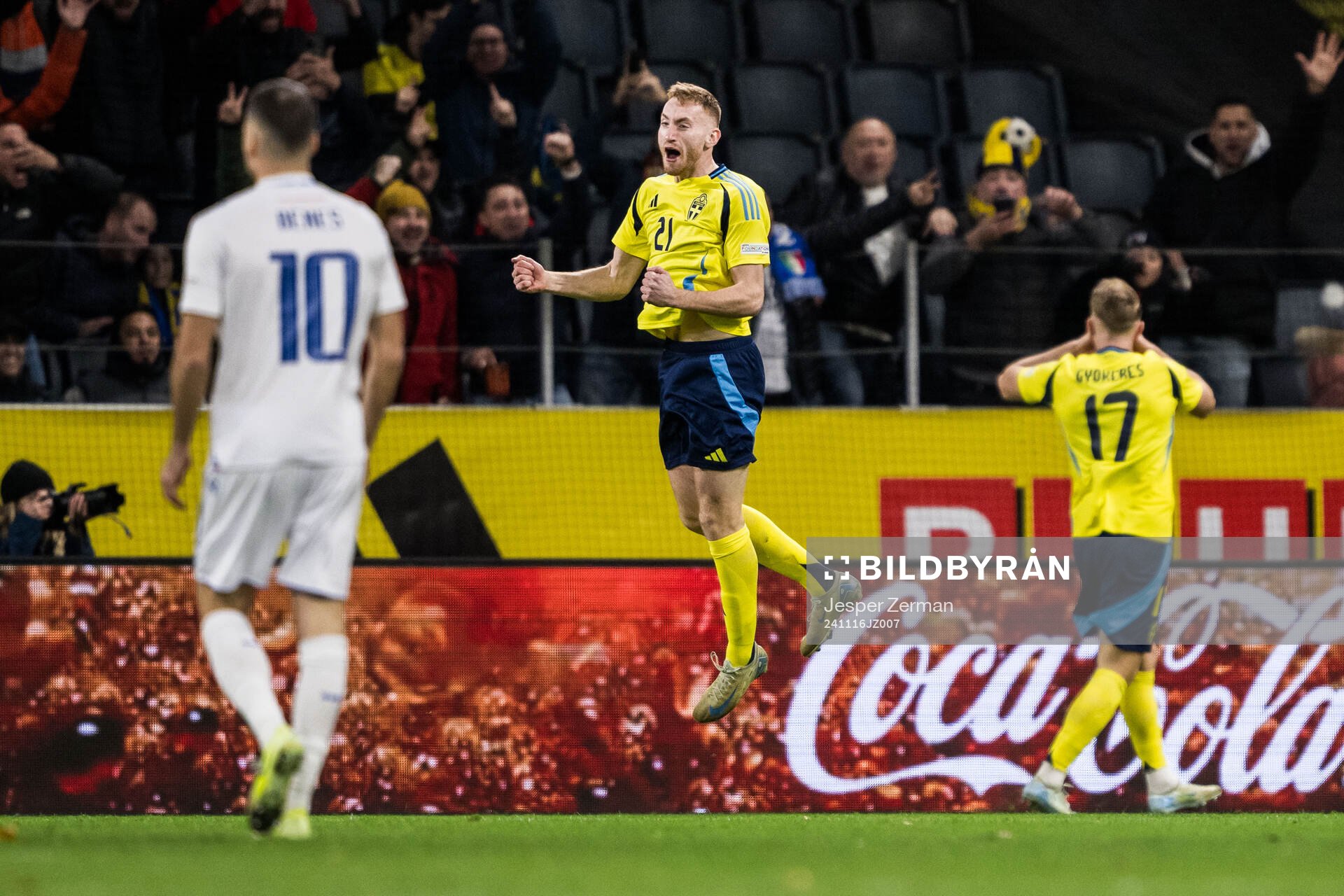 Dejan Kulusevski and Viktor Gyökeres of Sweden celebrating