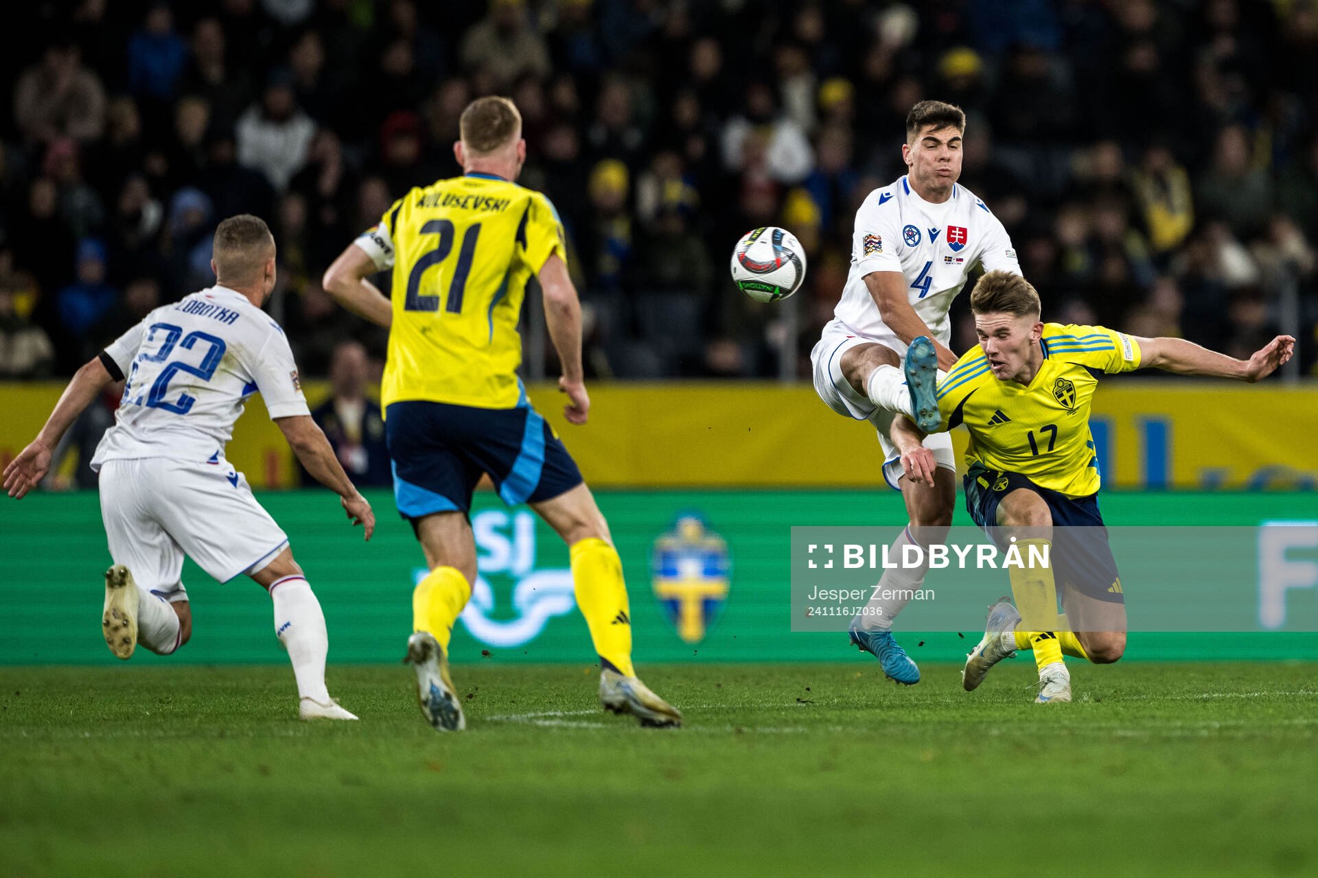 Adam Obert of Slovakia and Viktor Gyökeres of Sweden