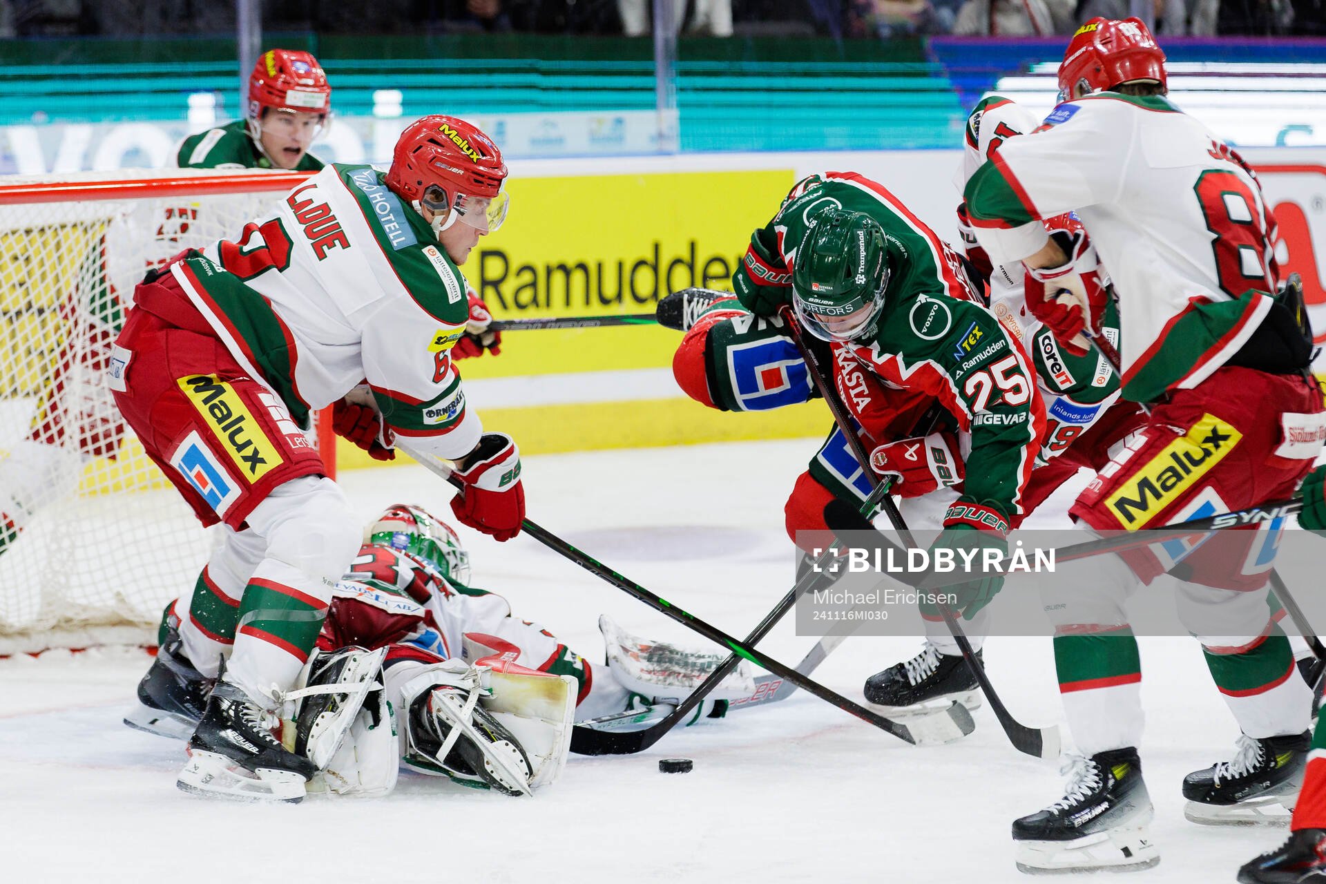 Frölundas Arttu Ruotsalainen och Modos målvakt Olle