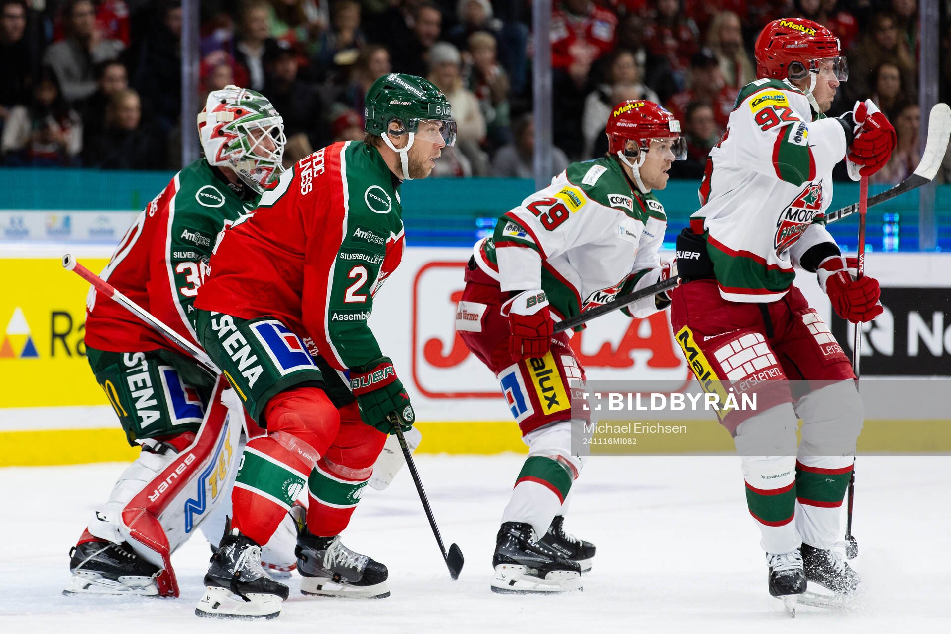 Frölundas målvakt Tobias Normann och Christian Folin mot