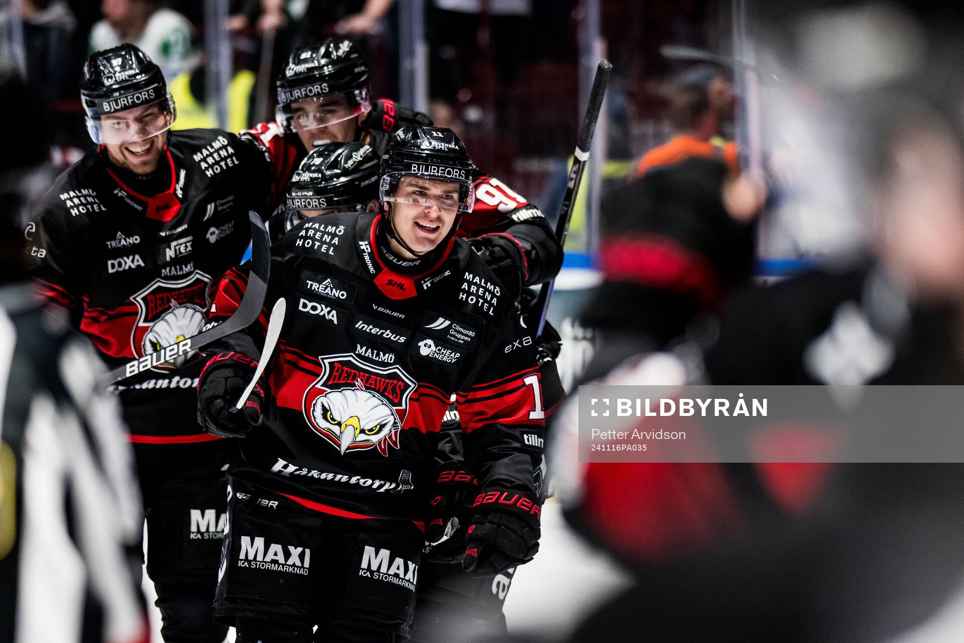 Malmö Redhawks Nikola Pasic jublar
