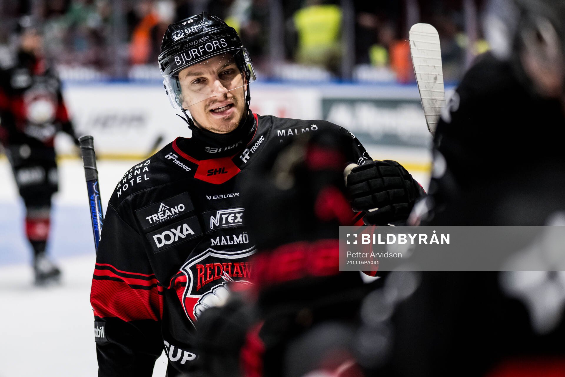 Malmö Redhawks Nikola Pasic jublar