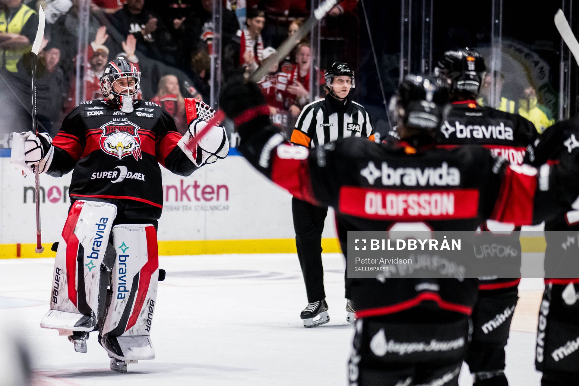 Malmö Redhawks målvakt Marek Langhamer jublar