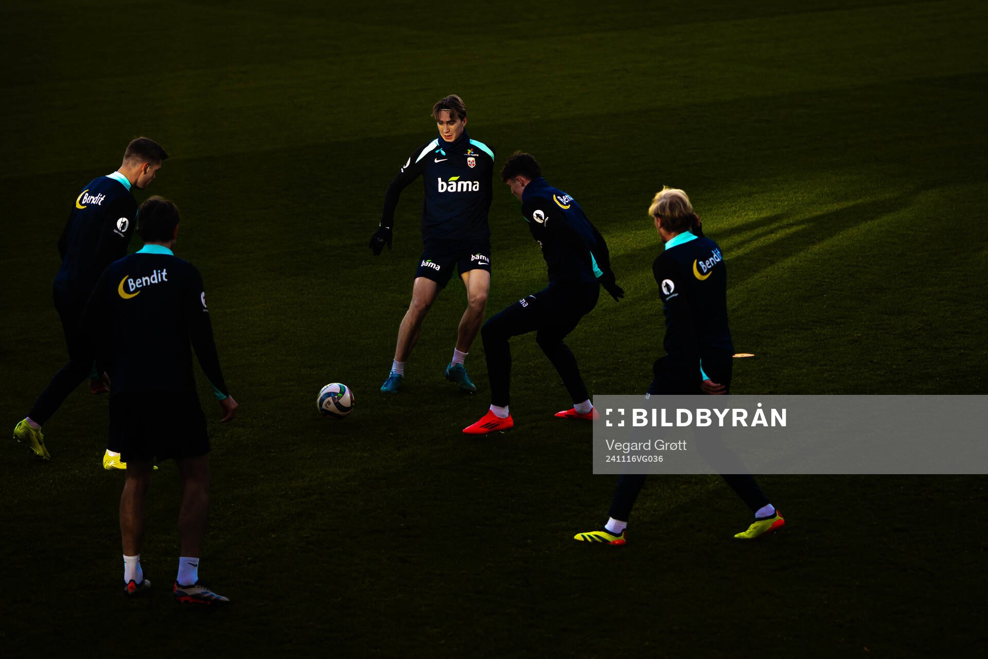 Kristian Thorstvedt and players of the Norwegian national