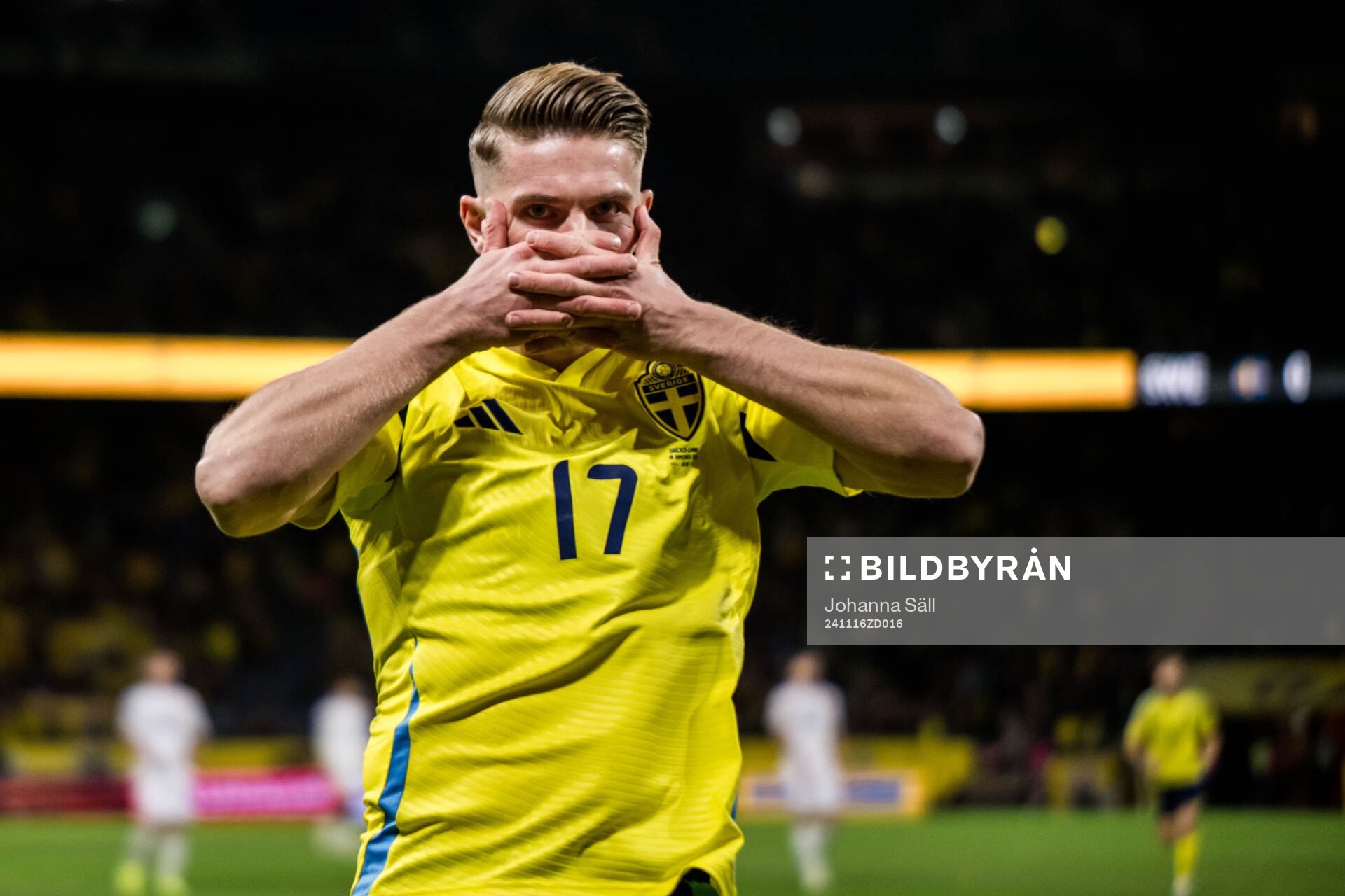 Viktor Gyökeres of Sweden celebrates scoring 1-0