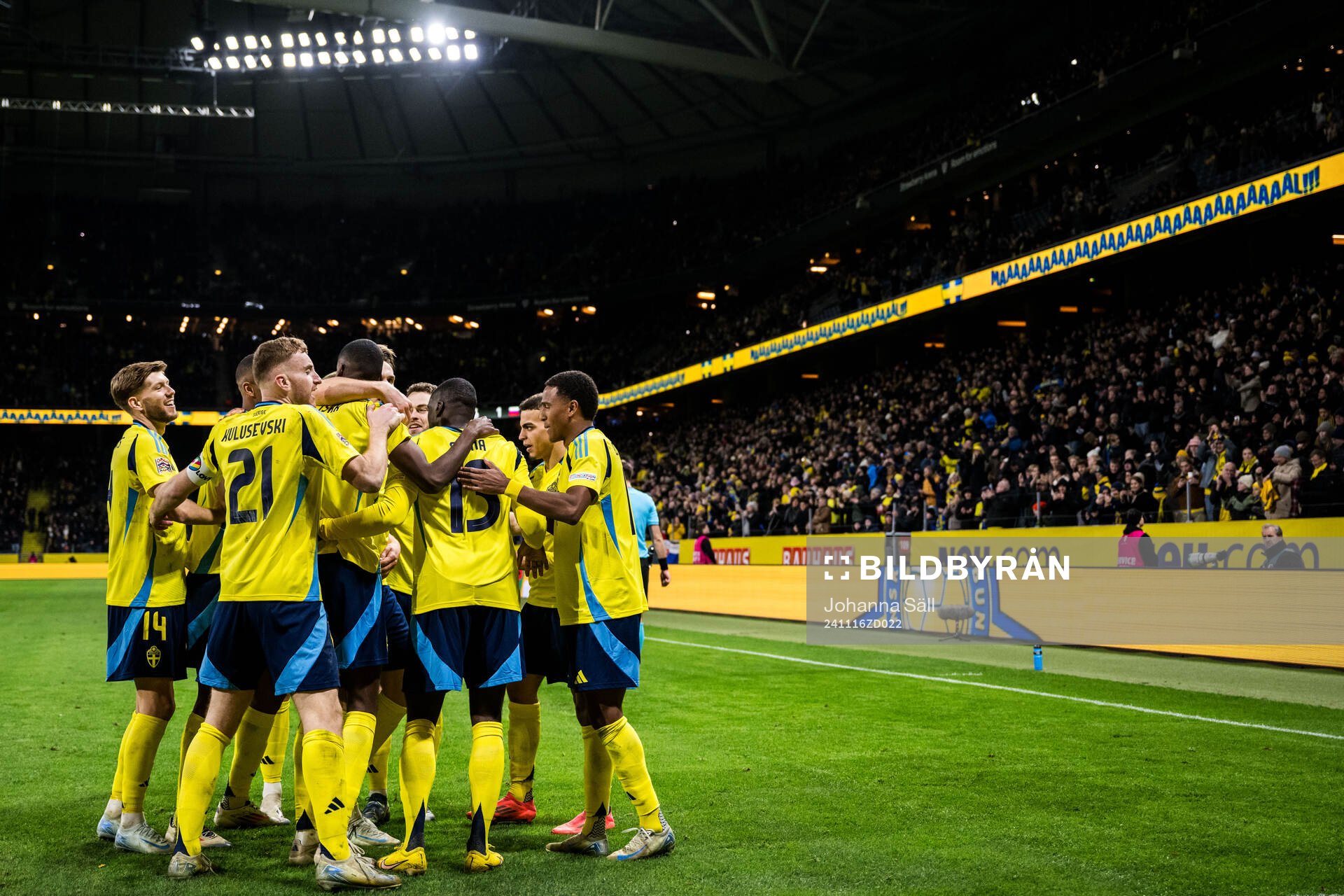 Players of Sweden celebrate 2-1 by Alexander Isak during the Nations League football match between Sweden and Slovakia on November 16, 2024 in Stockholm.
