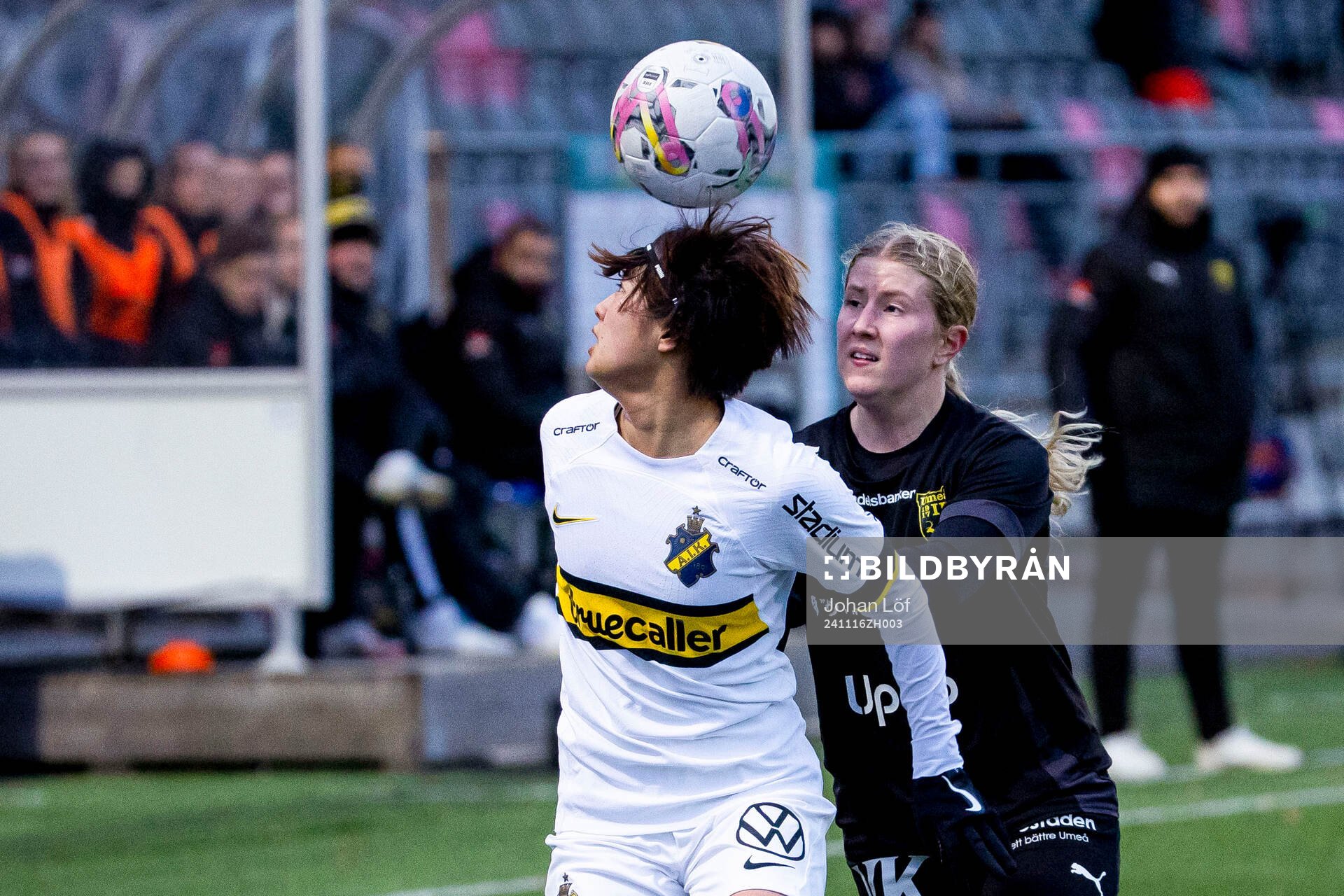 AIKs Haruna Tabata och Umeås Stina Andersson