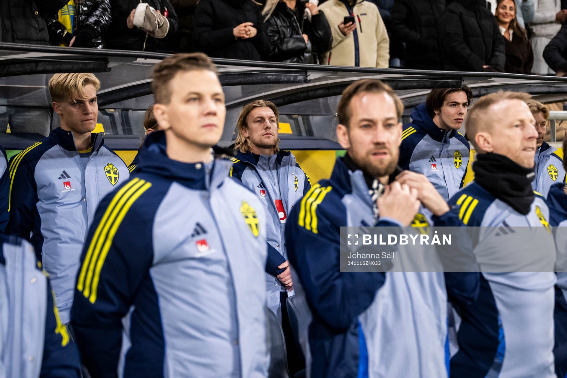 Lucas Bergvall, Emil Forsberg and goalkeeper Jacob Widell Zetterström ahead of the Nations League football match between Sweden and Slovakia on November 16, 2024 in Stockholm.