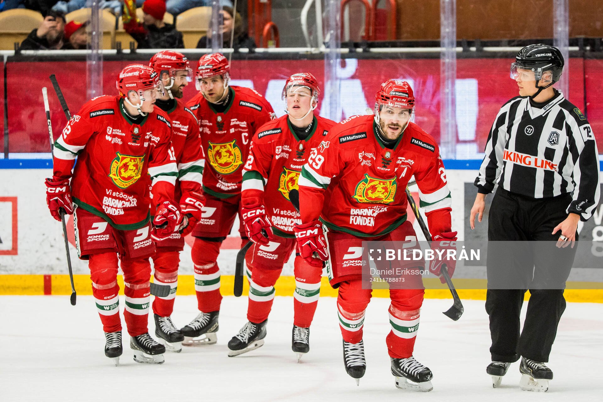 Moras Johan Persson jublar