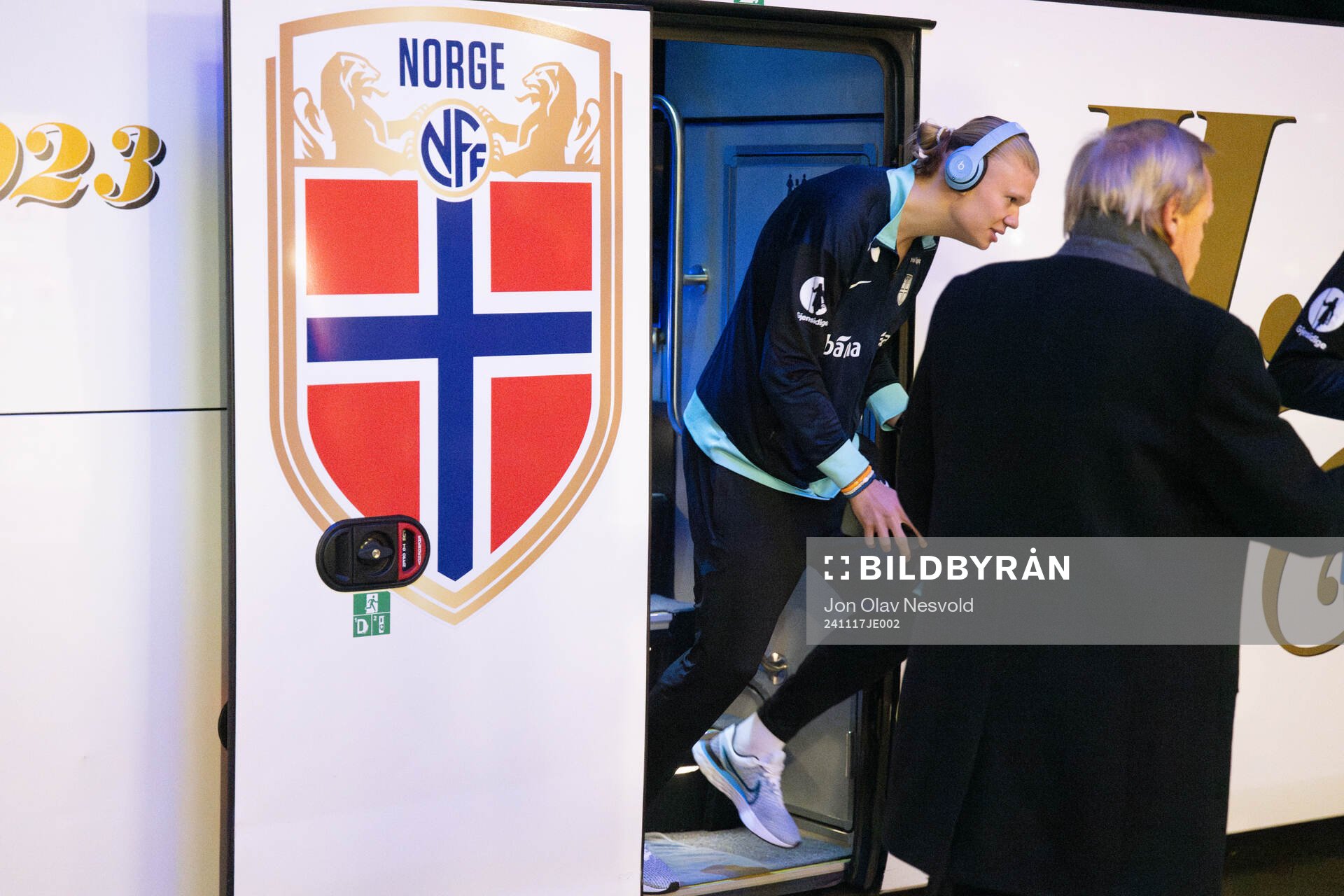 Erling Braut Haaland and Sander Berge of Norway arrive