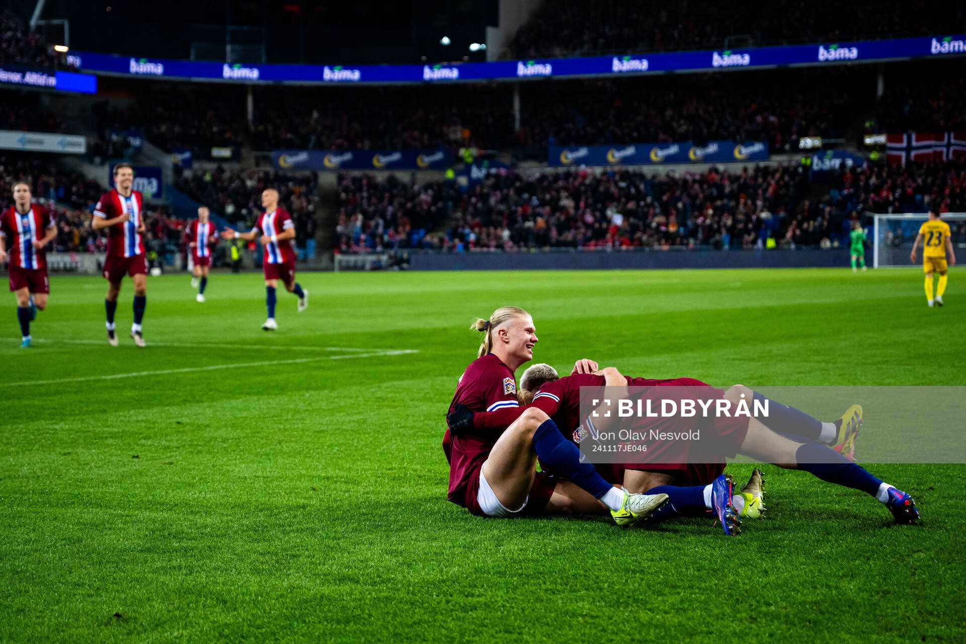 Erling Braut Haaland of Norway celebrates 1-0 with teammates