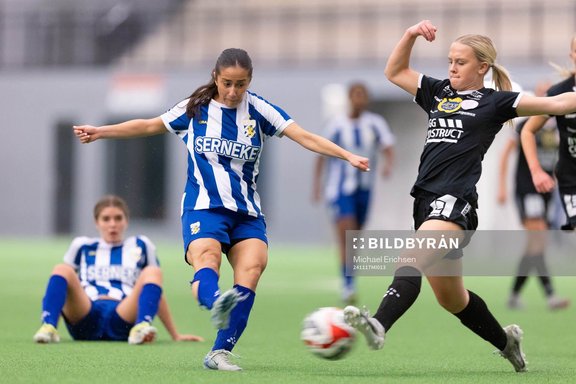 IFK Göteborgs Emily Svantesson under F17 SM-finalen i fotboll mellan IFK Göteborg och IK Uppsala den 17 november 2024 i Göteborg.