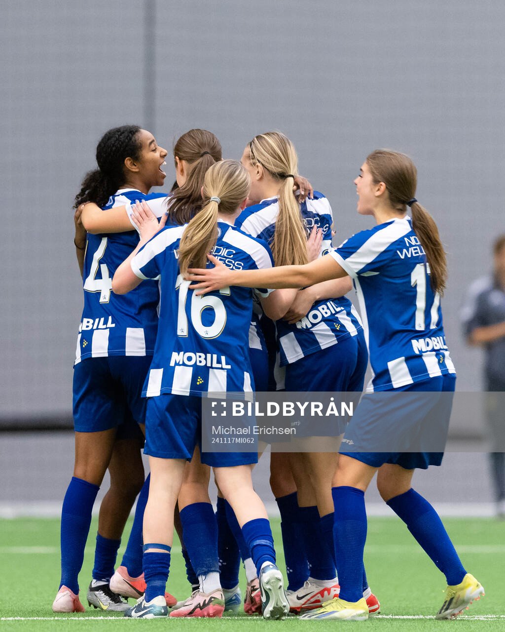 IFK Göteborgs Josan Semere Melake jublar med lagkamrater