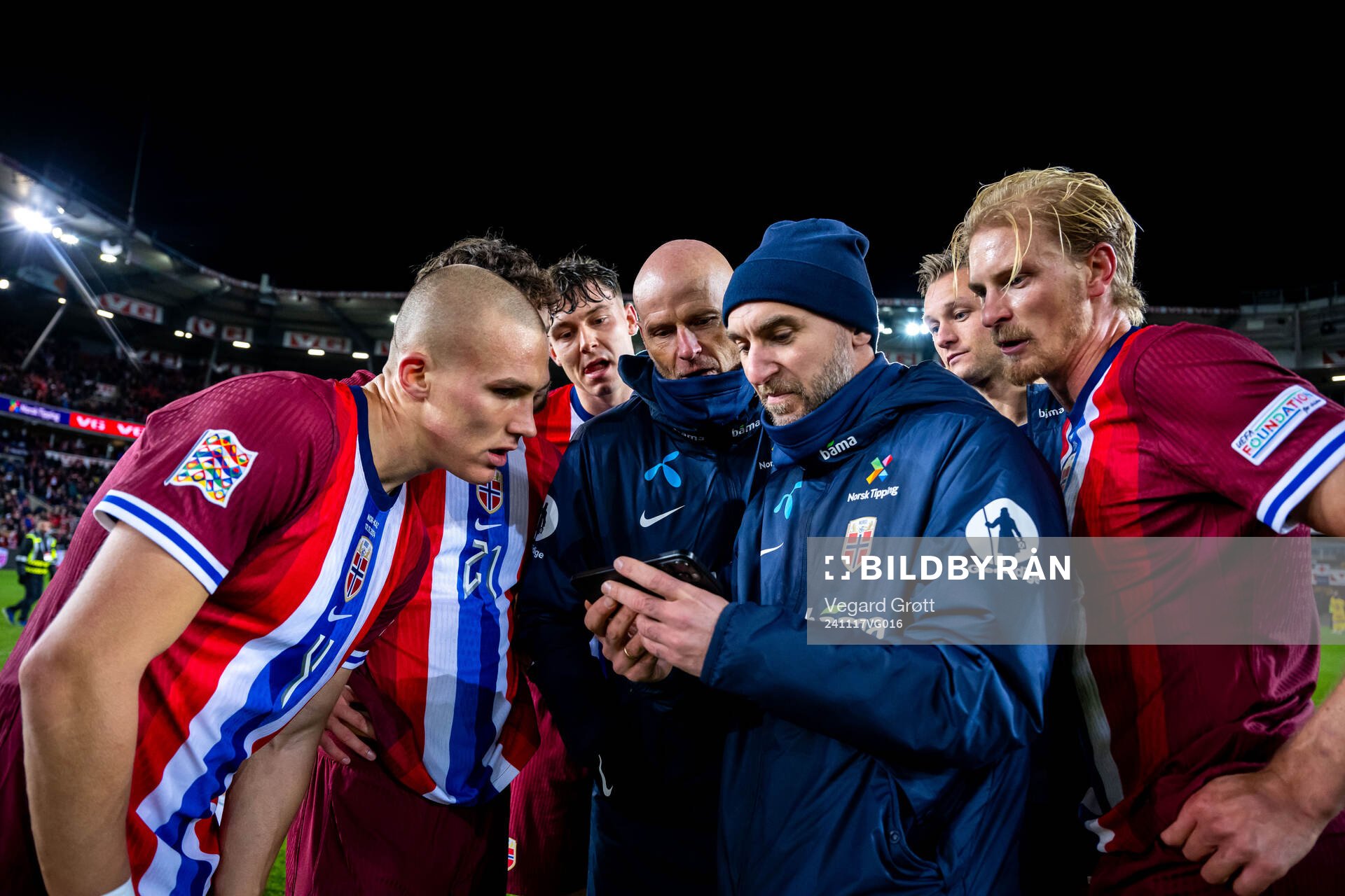 Leo Østigård, Jørgen Strand Larsen, head coach Ståle
