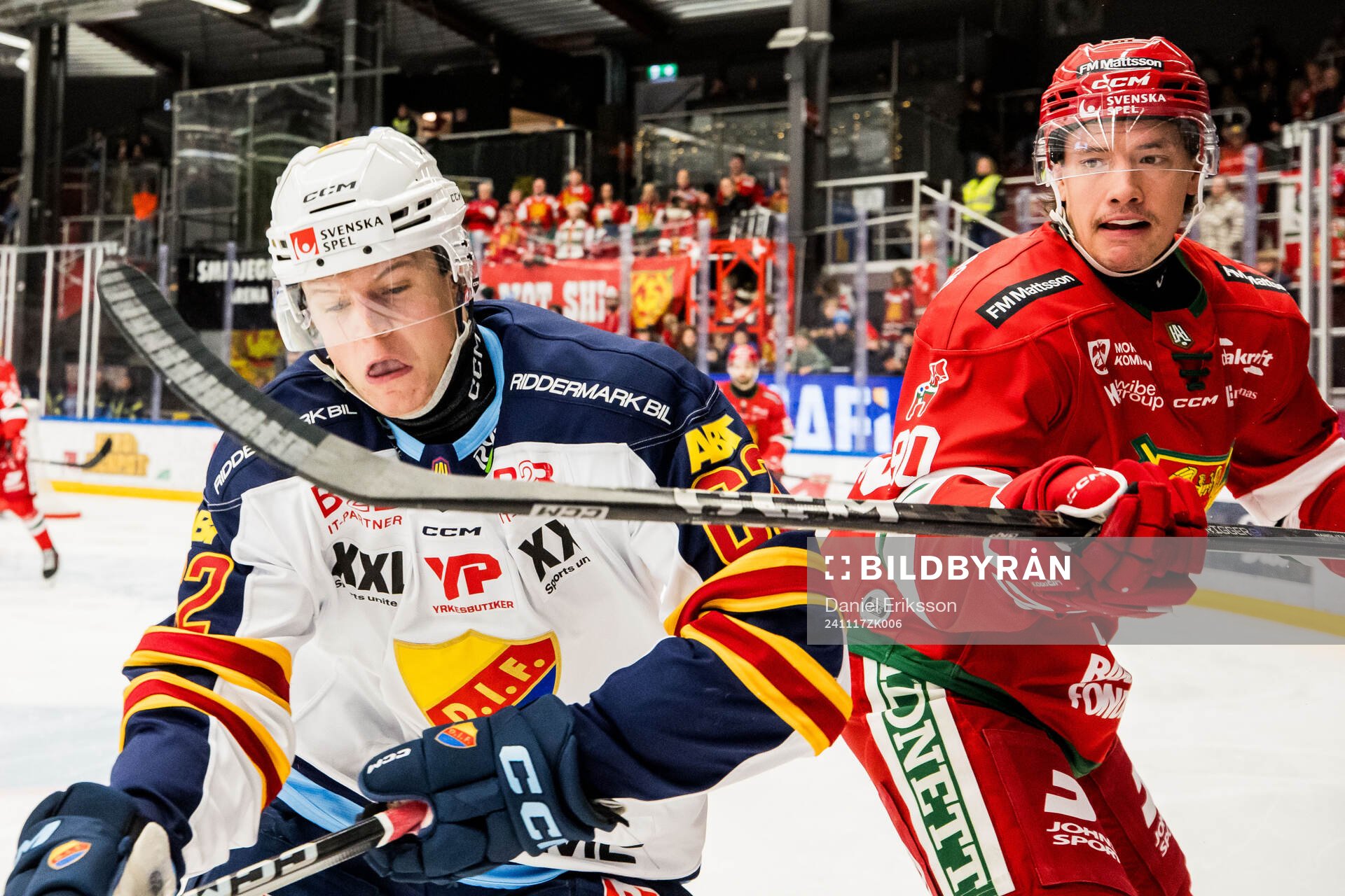Djurgårdens Hampus Larsson och Moras Todd Burgess