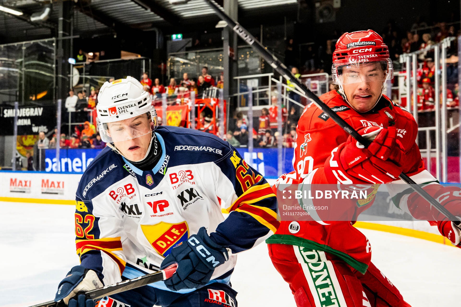 Djurgårdens Hampus Larsson och Moras Todd Burgess