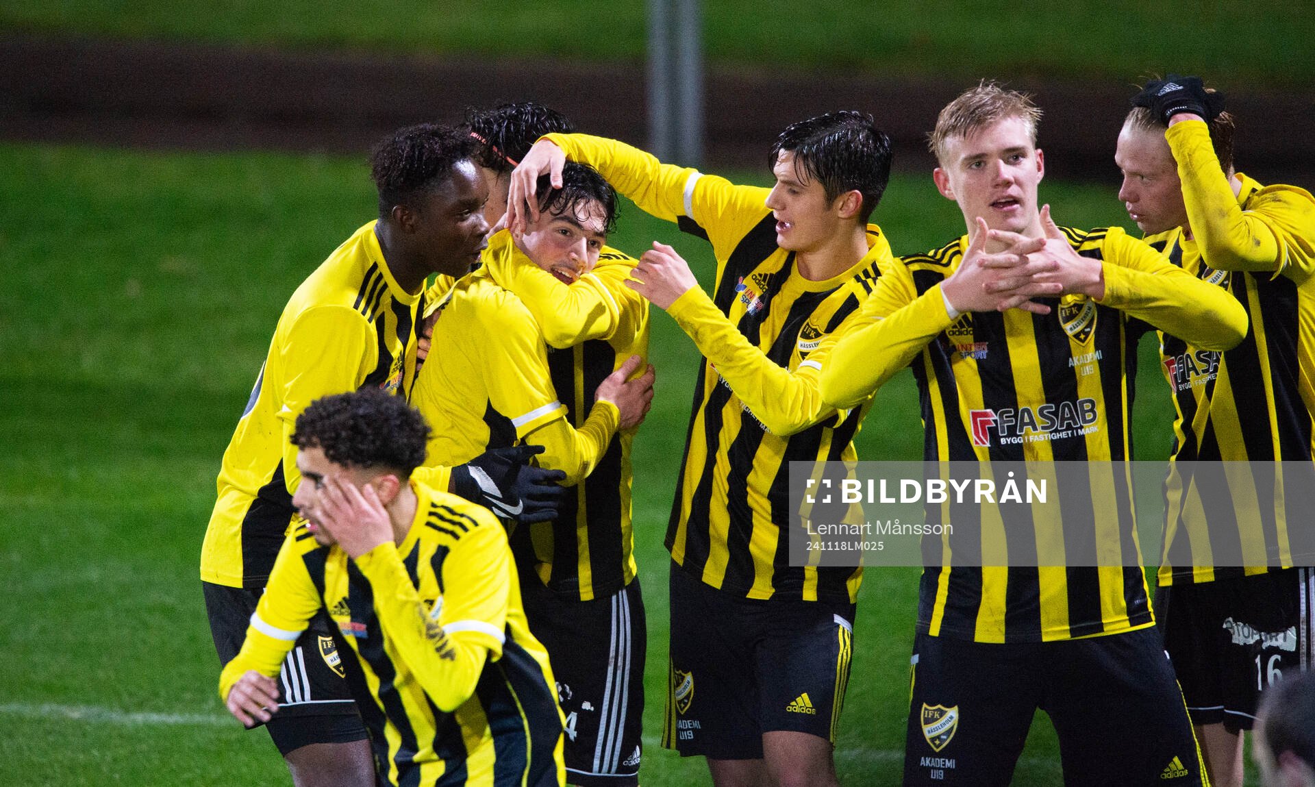 IFK Hässleholms Linus Roslund gör segermålet och jublar
