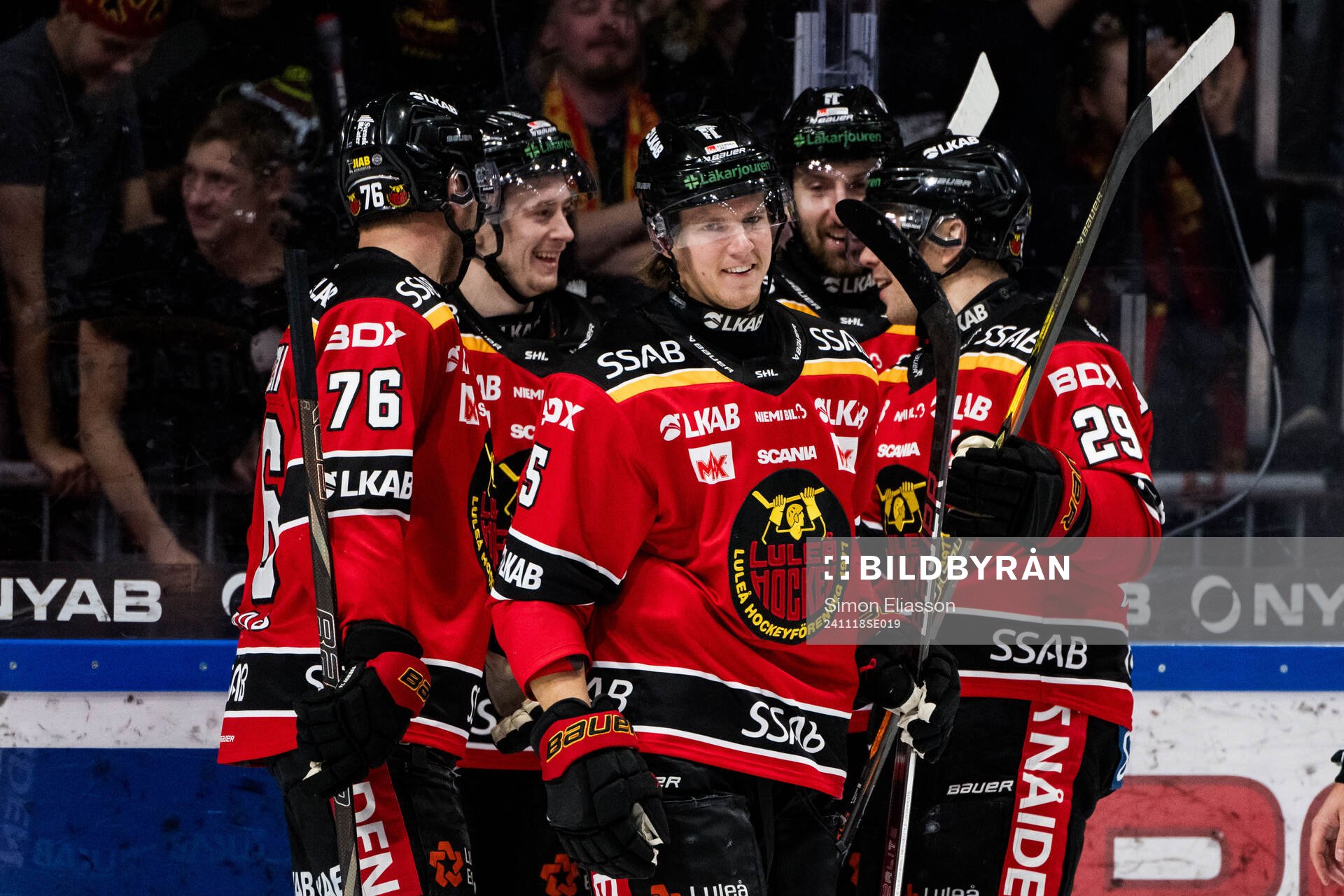 Luleås Marcus Hardegård jublar med lagkamrater