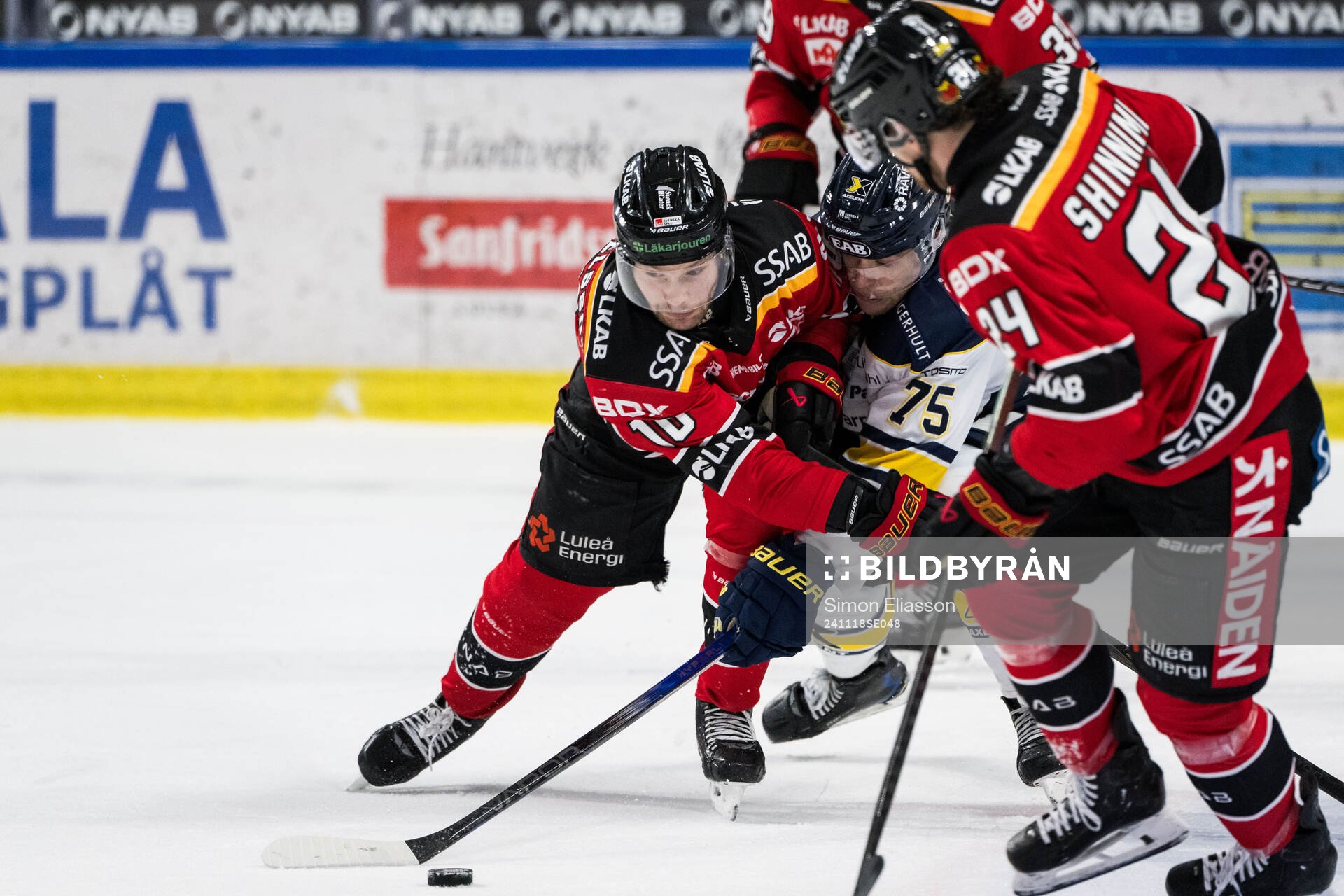 Luleås Einar Emanuelsson och HV71s Radan Lenc
