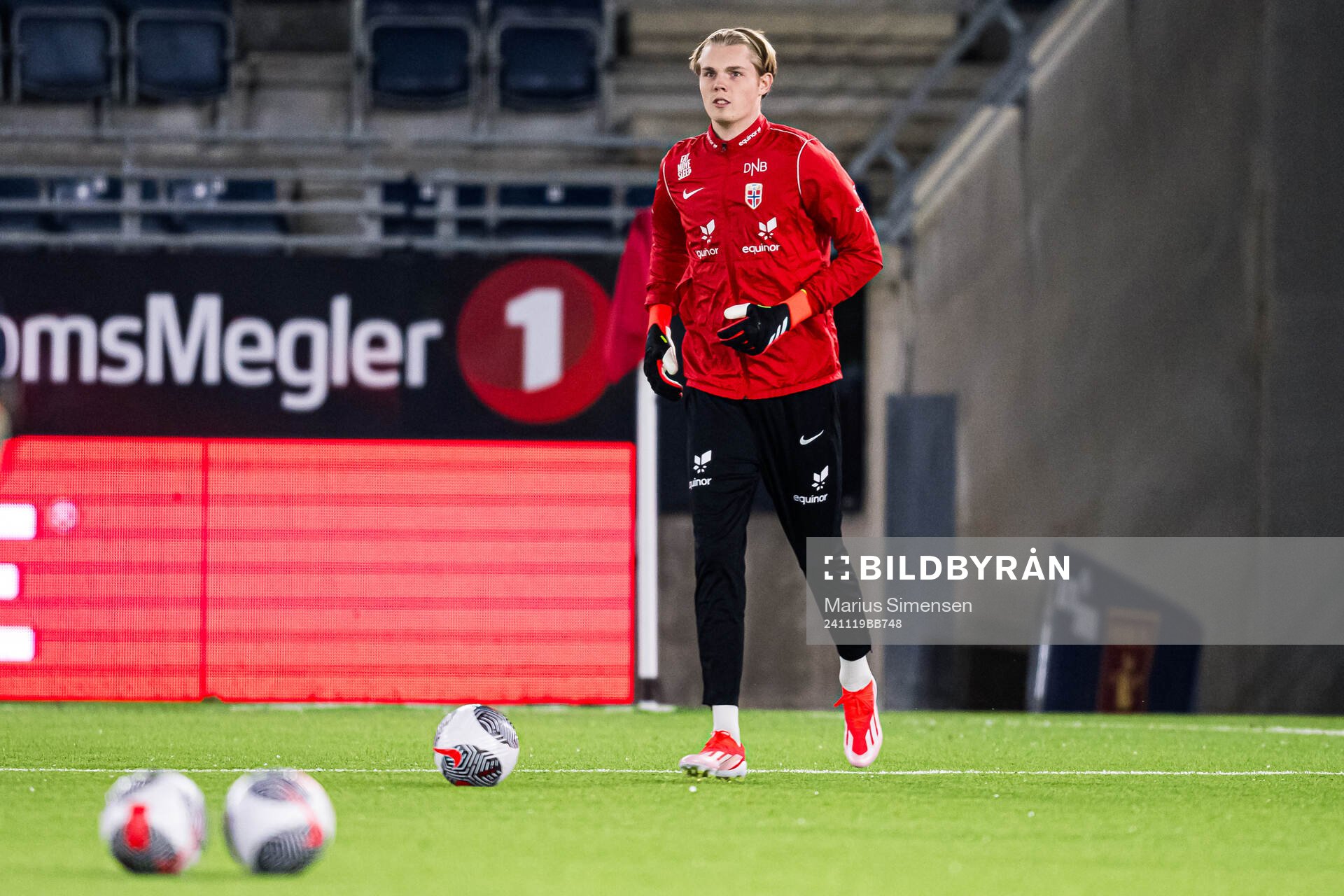Magnus Sjøeng of Norway warms up