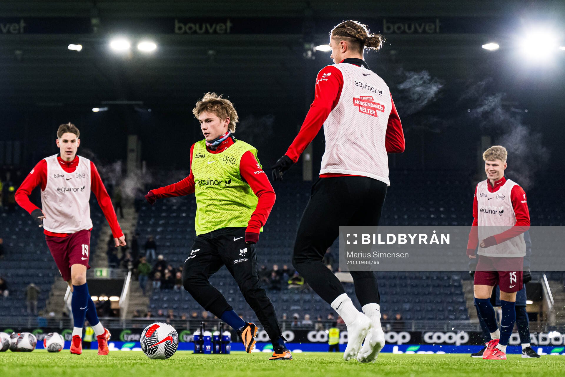 Isak Hansen-Aarøen of Norway warms up