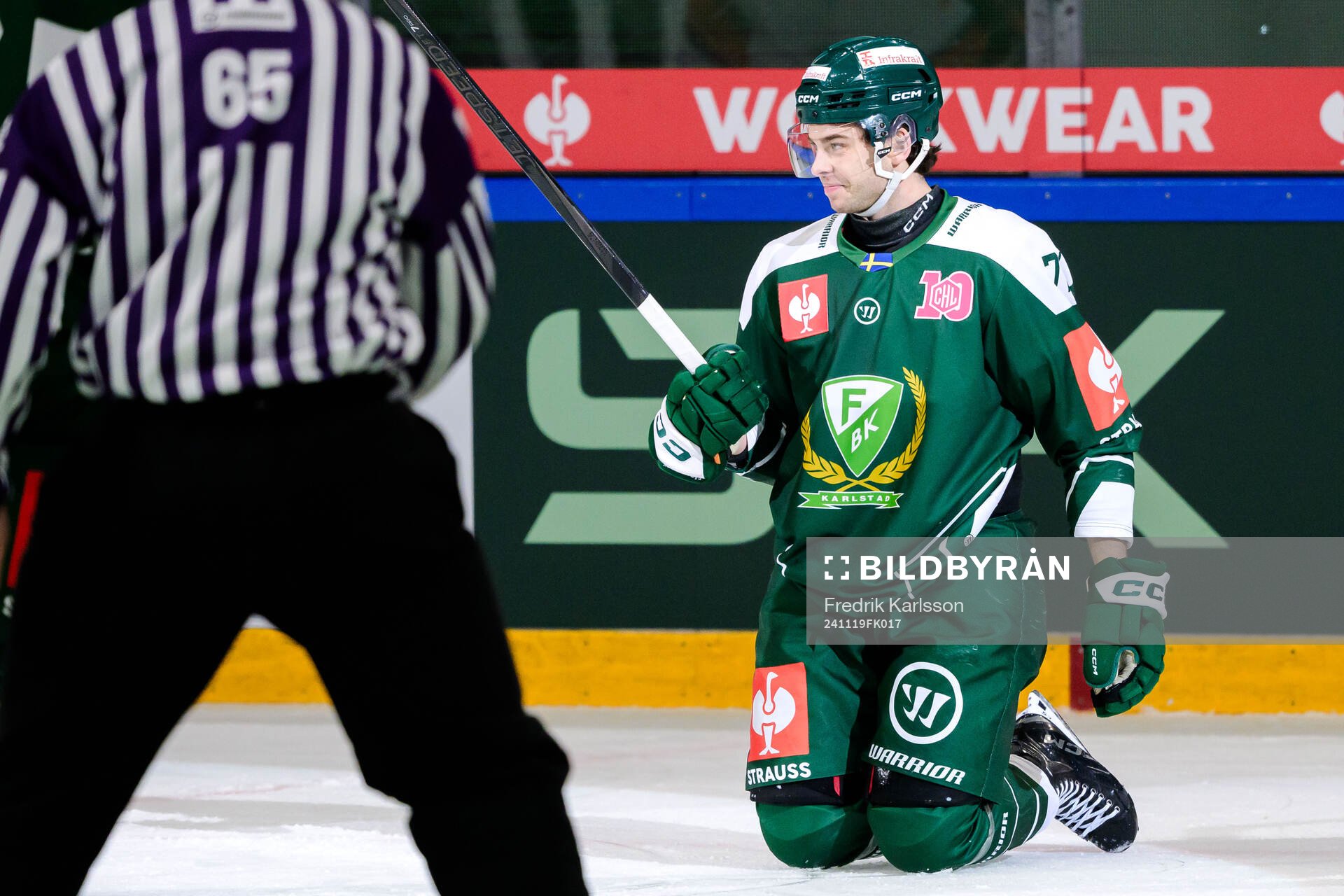 Viktor Lodin of Färjestad celebrates