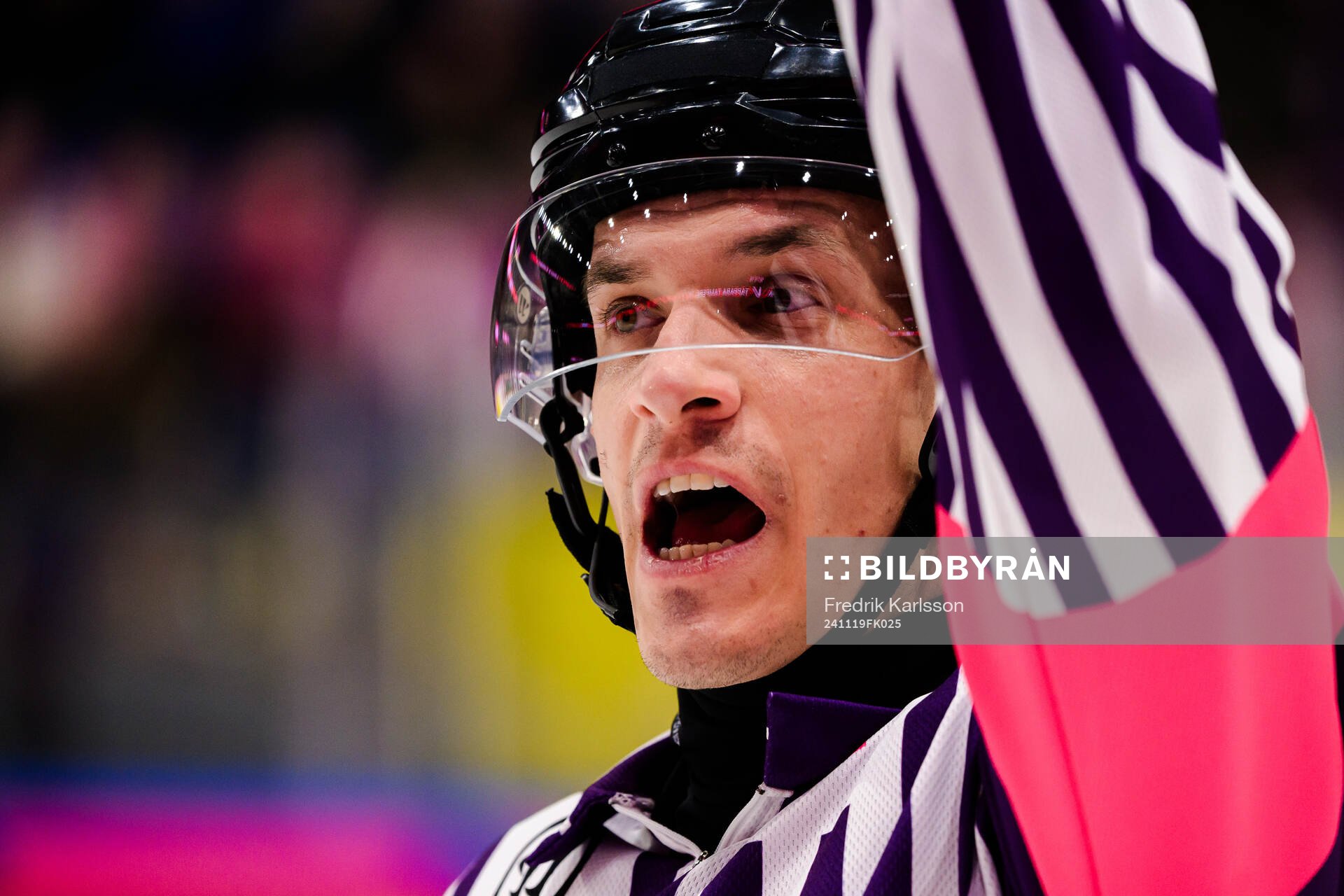 referee Michael Tscherrig