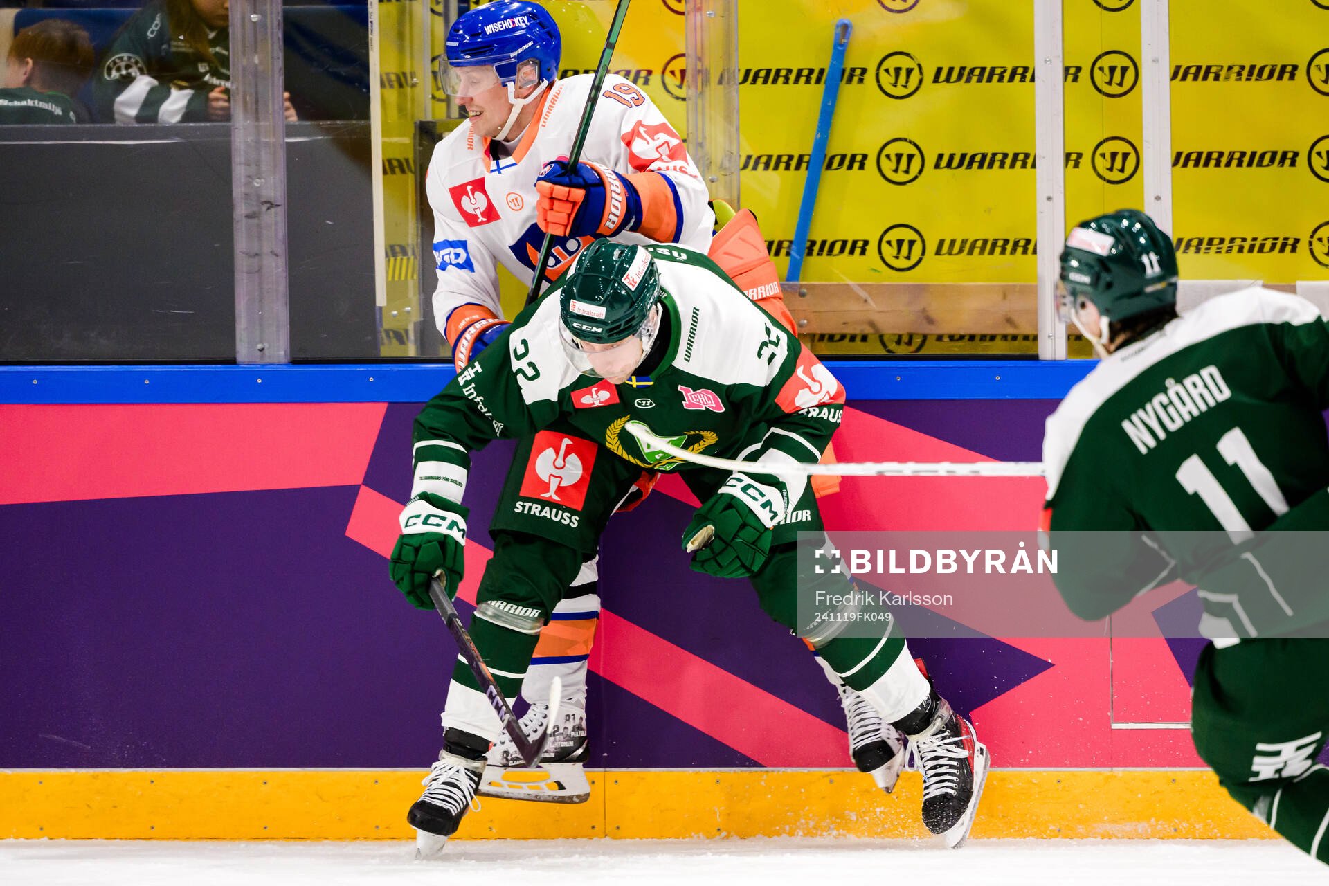 Veli-Matti Savinainen of Tappara Tampere and Per Åslund of