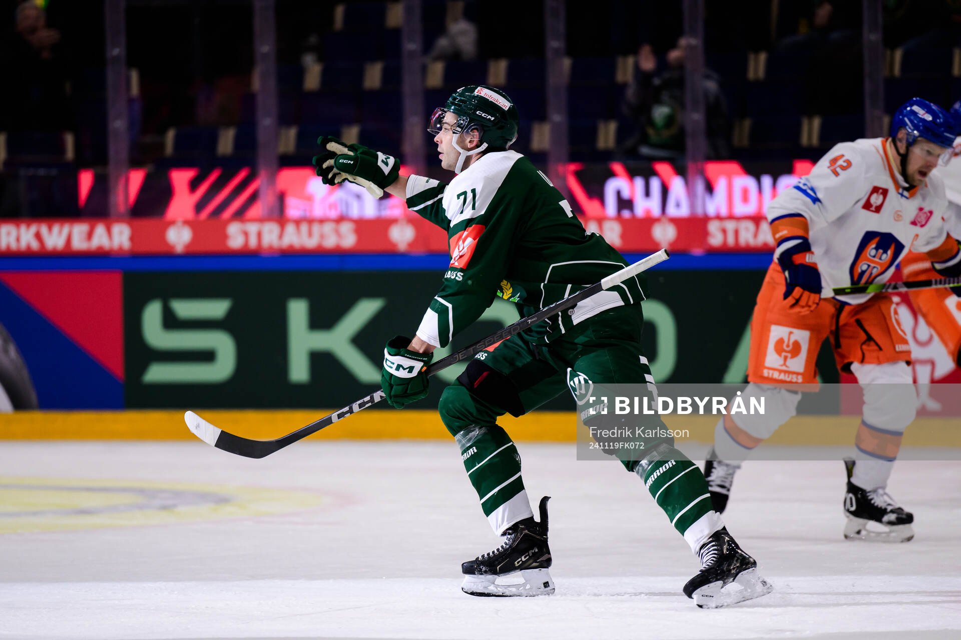Viktor Lodin of Färjestad  celebrate
