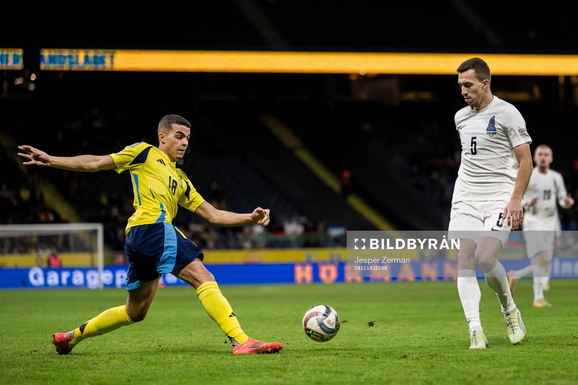 Yasin Ayari of Sweden and Joshgun Diniyev of Azerbaijan