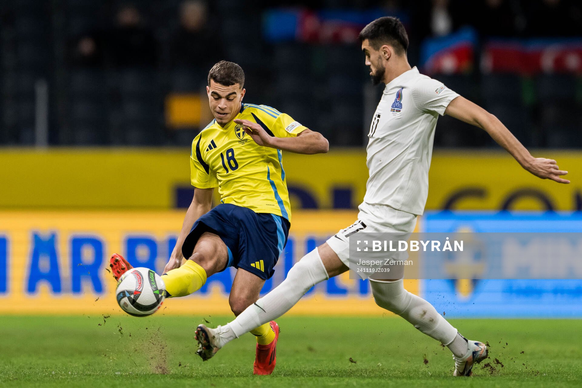 Yasin Ayari of Sweden and Turan Manafov of Azerbaijan during the Nations League football match between Sweden and Azerbaijan on November 19, 2024 in Stockholm.