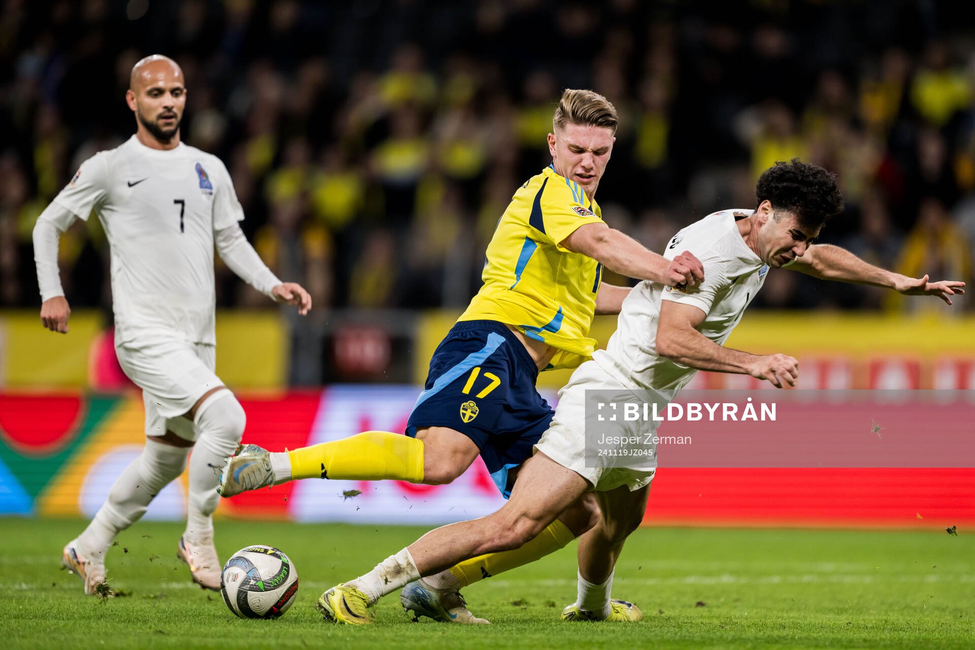 Viktor Gyökeres of Sweden and Anton Krivotsyuk of
