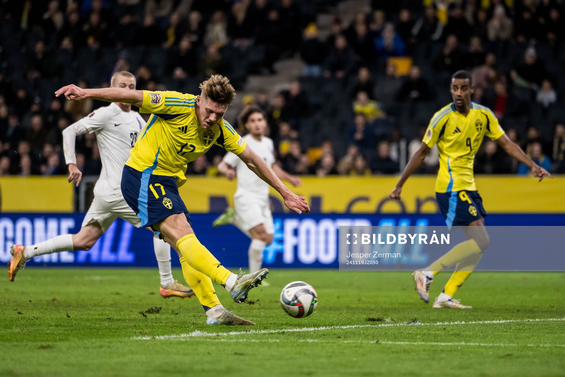Viktor Gyökeres of Sweden scores 2-0